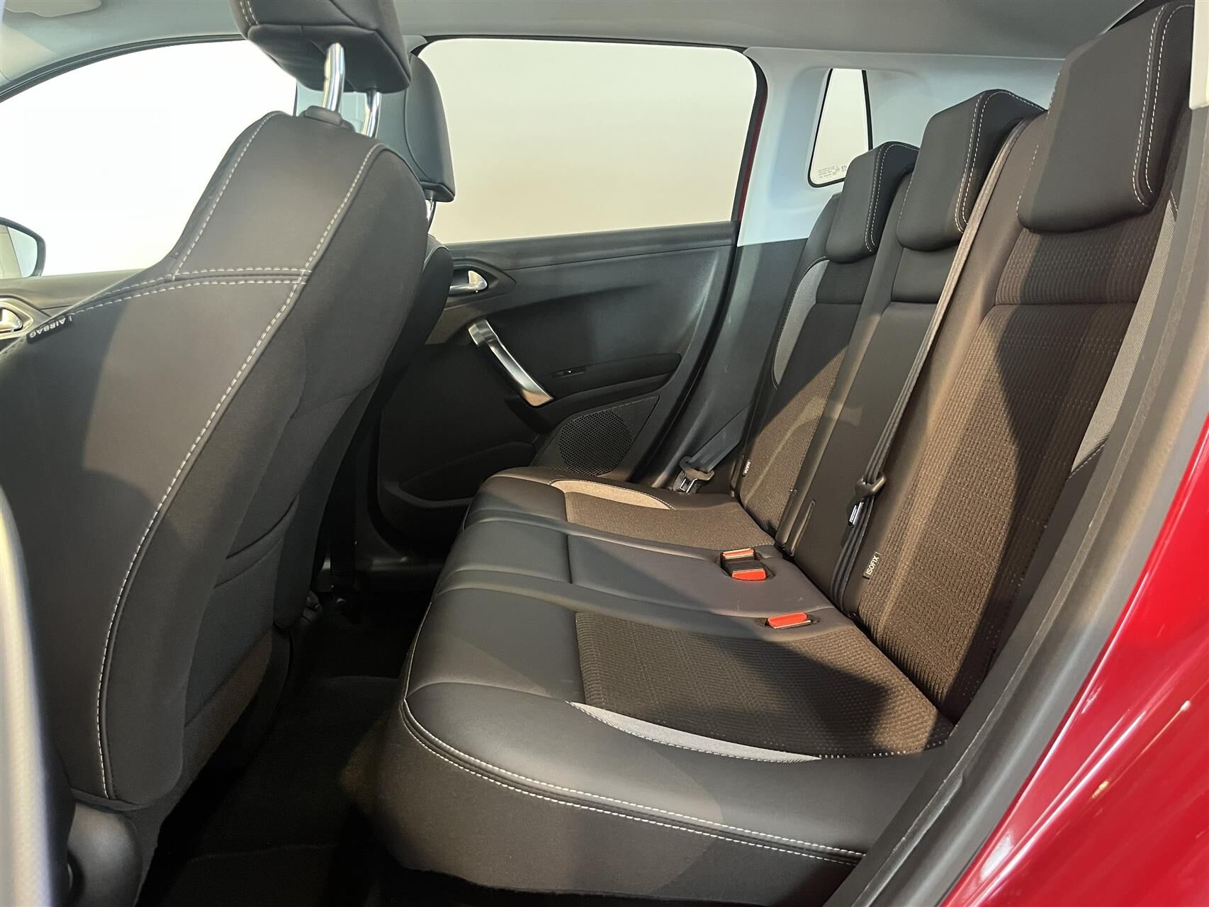 Billede af Peugeot 2008 1,2 e-THP Allure Sky 110HK 5d