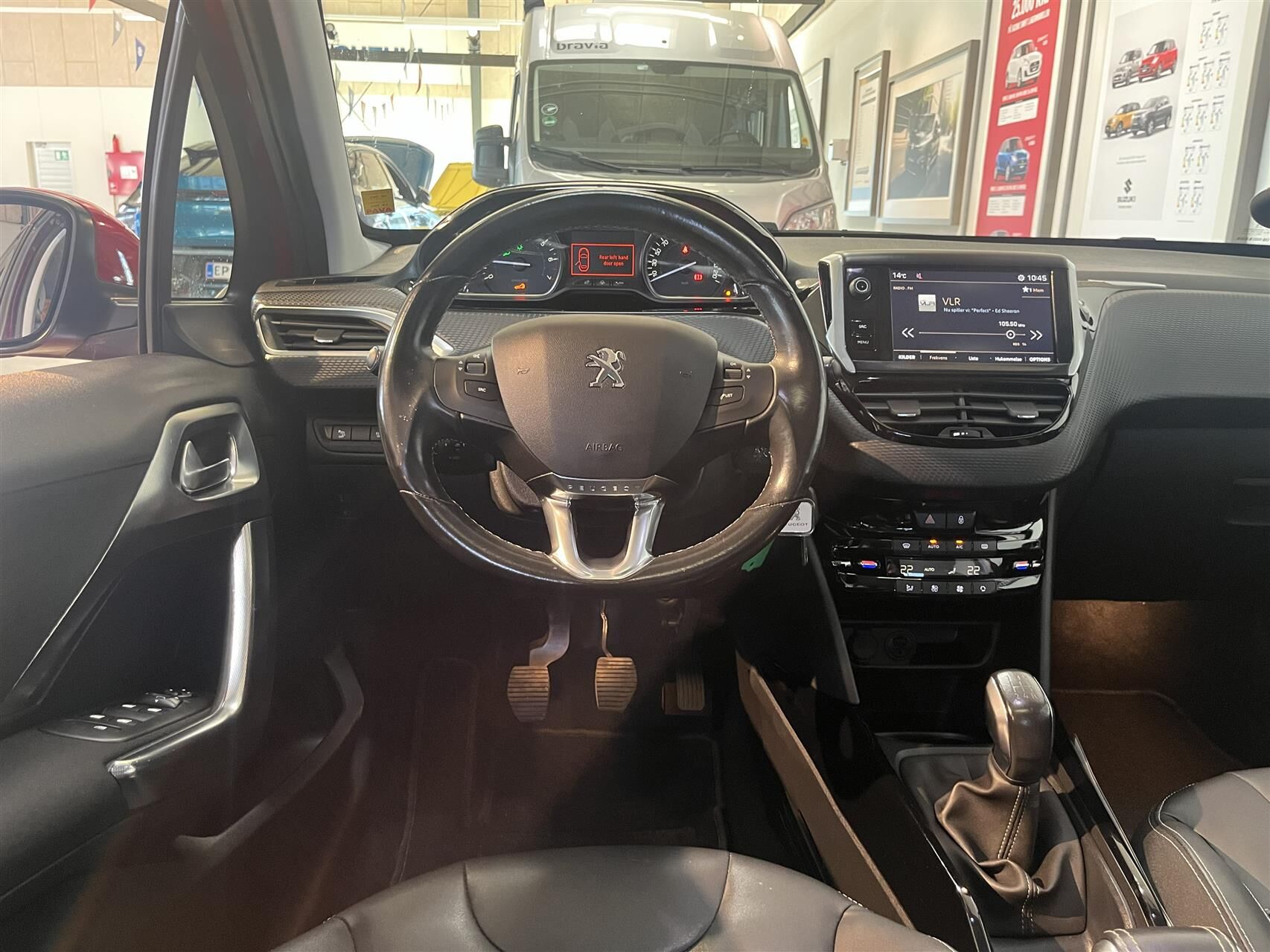 Billede af Peugeot 2008 1,2 e-THP Allure Sky 110HK 5d