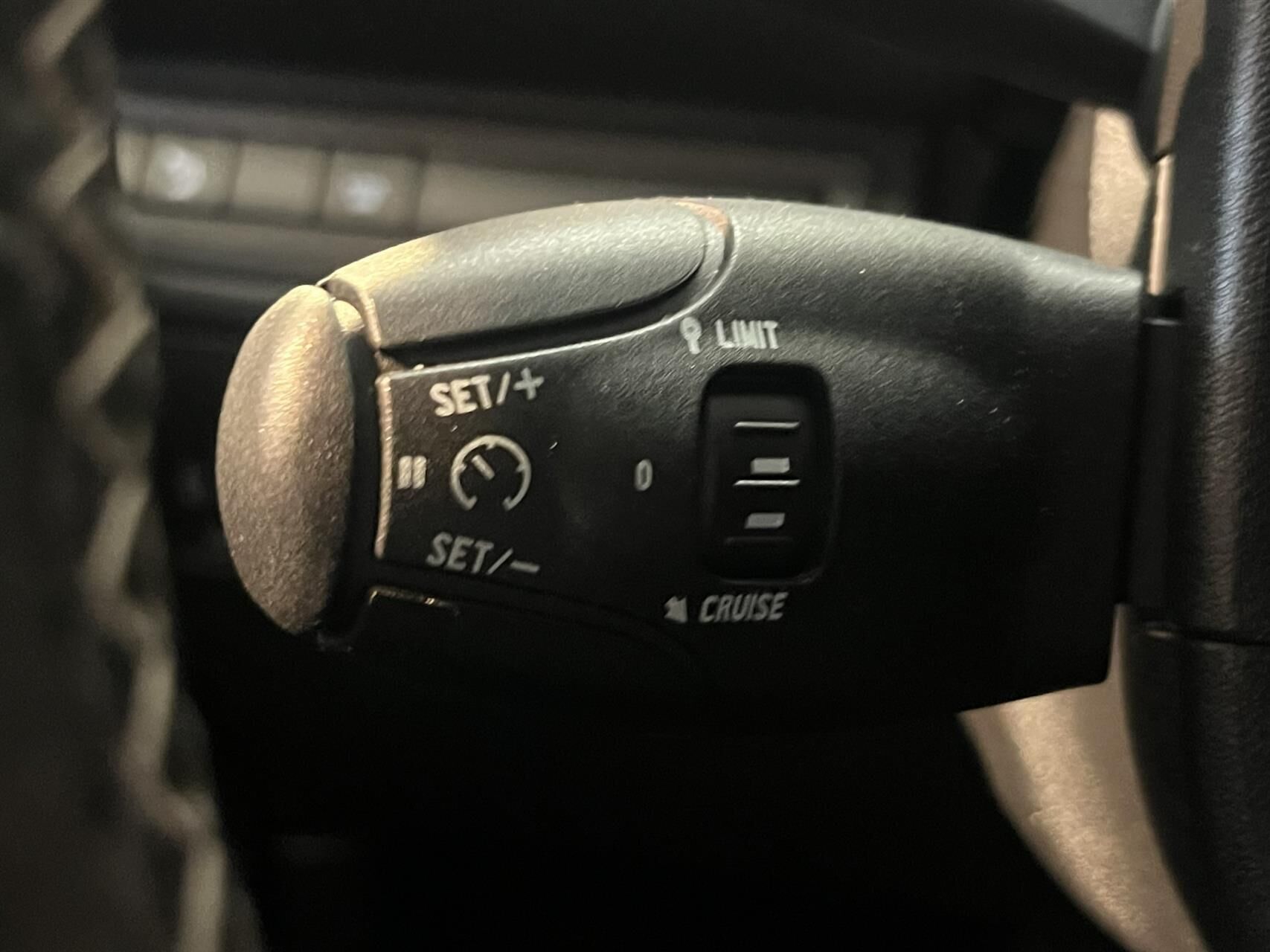 Billede af Peugeot 2008 1,2 e-THP Allure Sky 110HK 5d