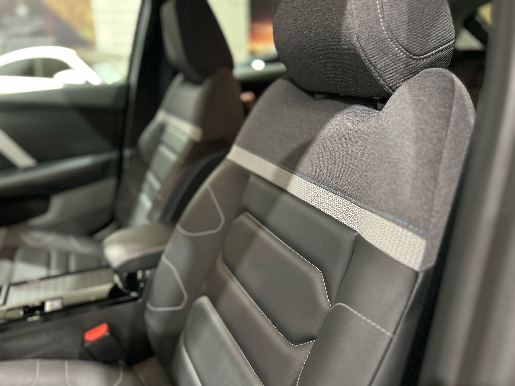 Billede af Citroën e-C4 EL Max 136HK 5d Aut.