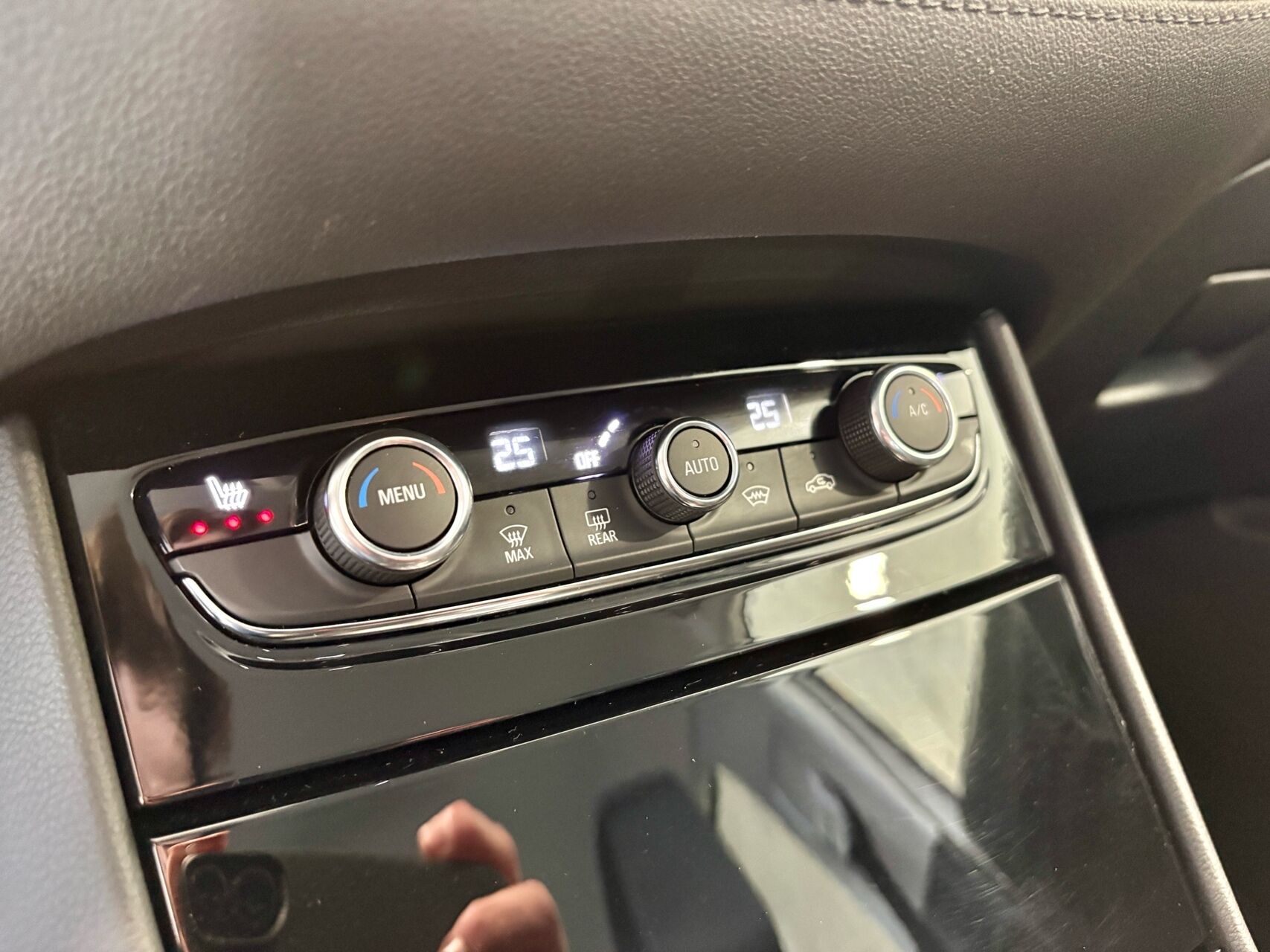 Billede af Opel Grandland X 1,6 PHEV  Plugin-hybrid Ultimate 225HK 5d 8g Aut.