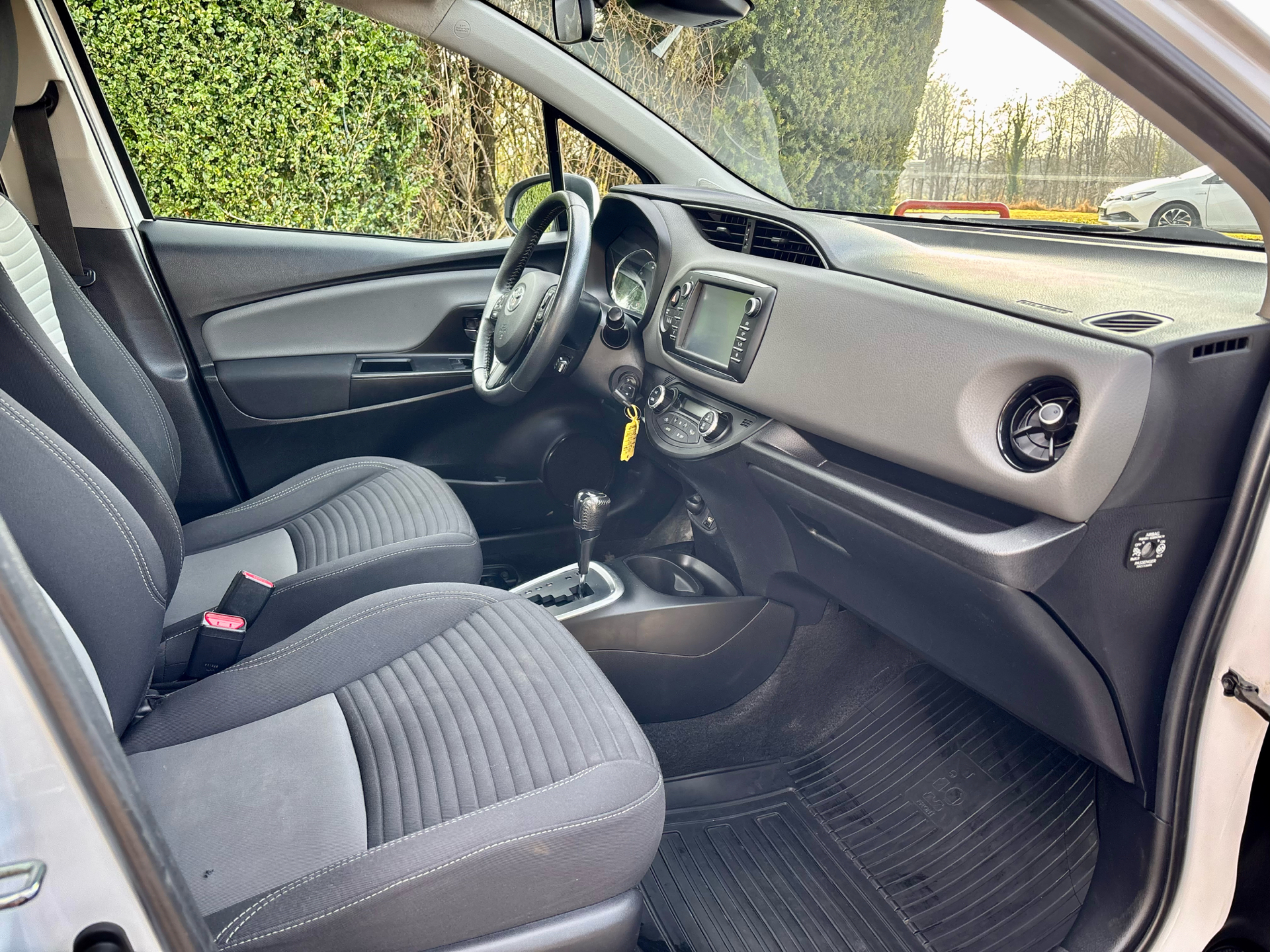 Billede af Toyota Yaris 1,5 Hybrid H2 E-CVT 100HK 5d Trinl. Gear