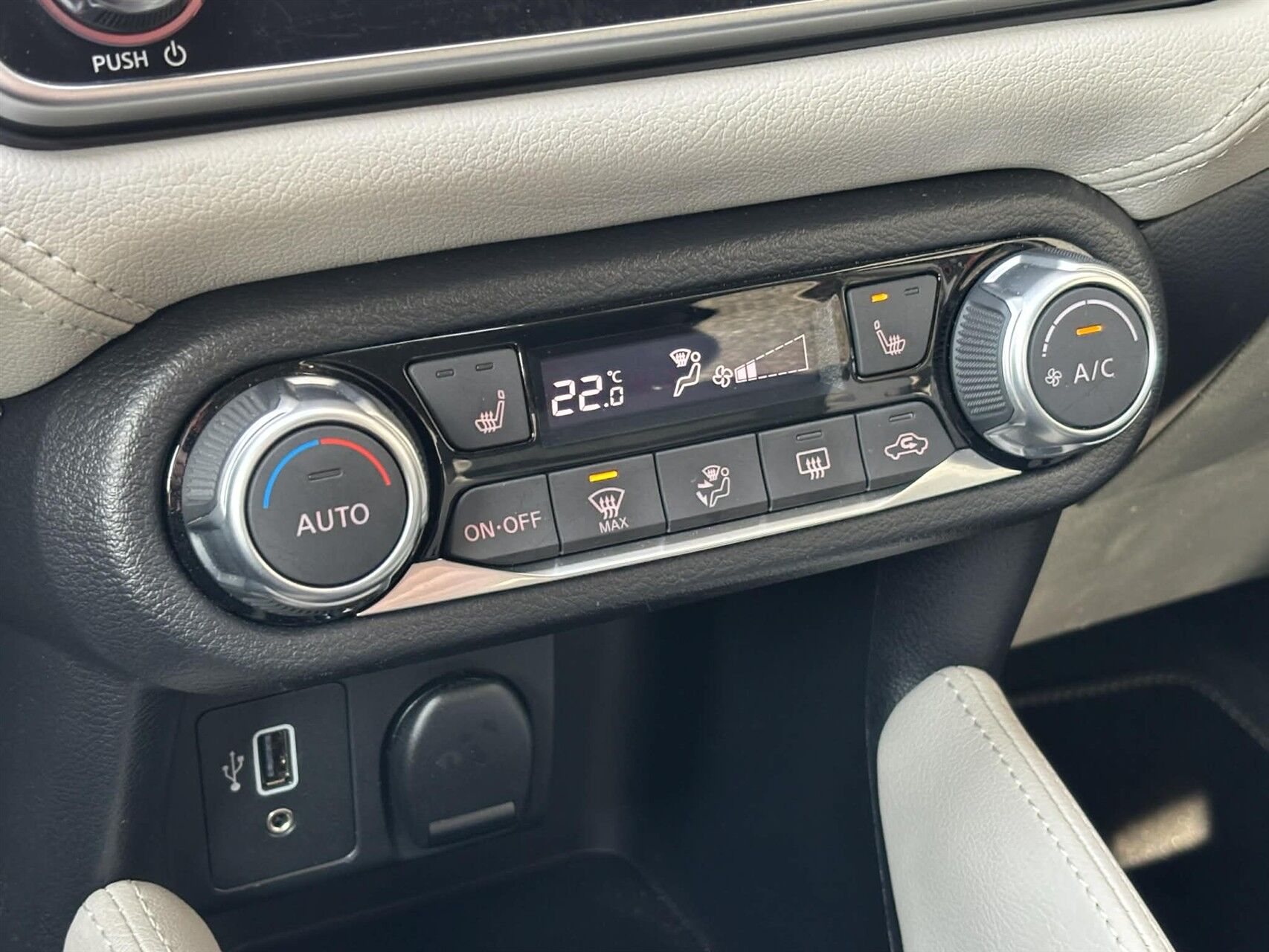 Billede af Nissan Micra 1,0 Tekna Navi X-Tronic 92HK 5d Trinl. Gear