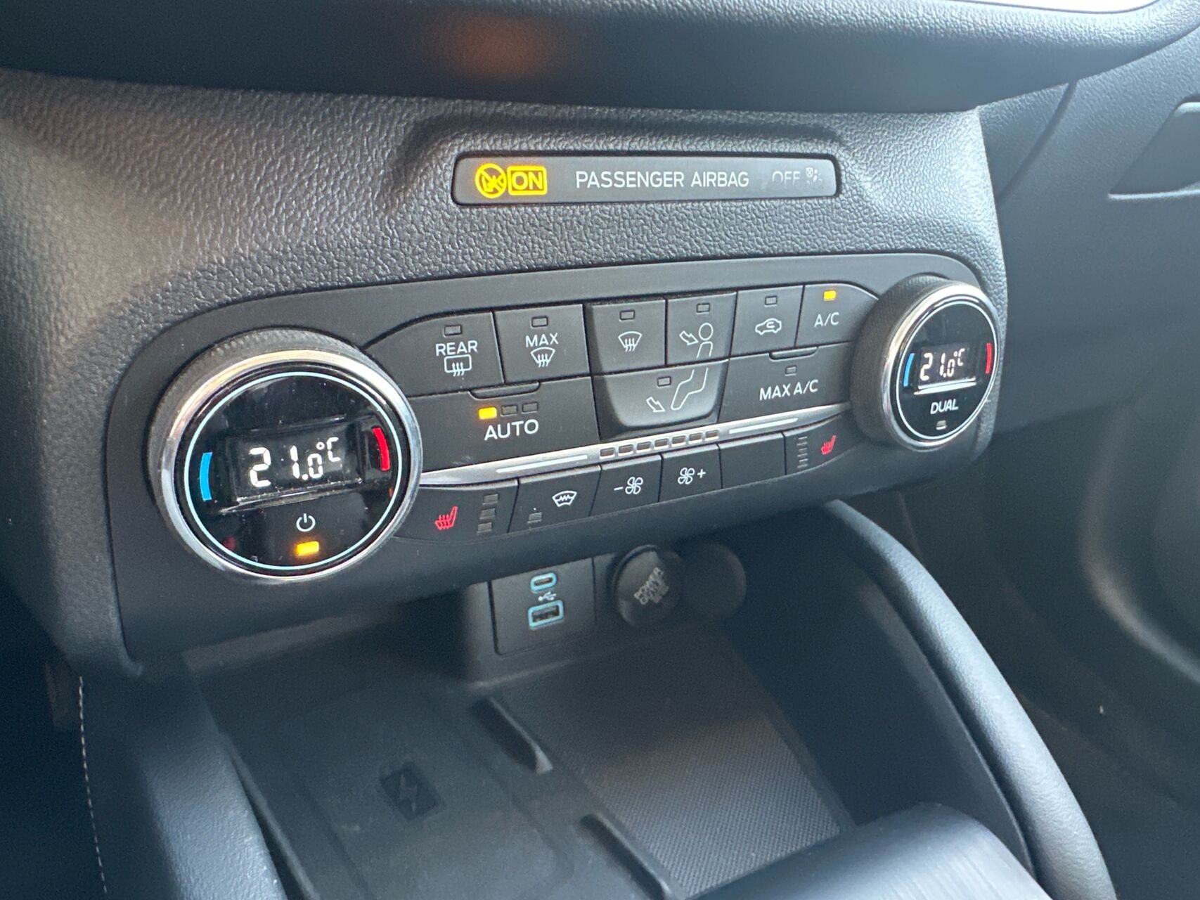 Billede af Ford Kuga 2,5 Plugin-hybrid Vignale CVT 225HK 5d Trinl. Gear