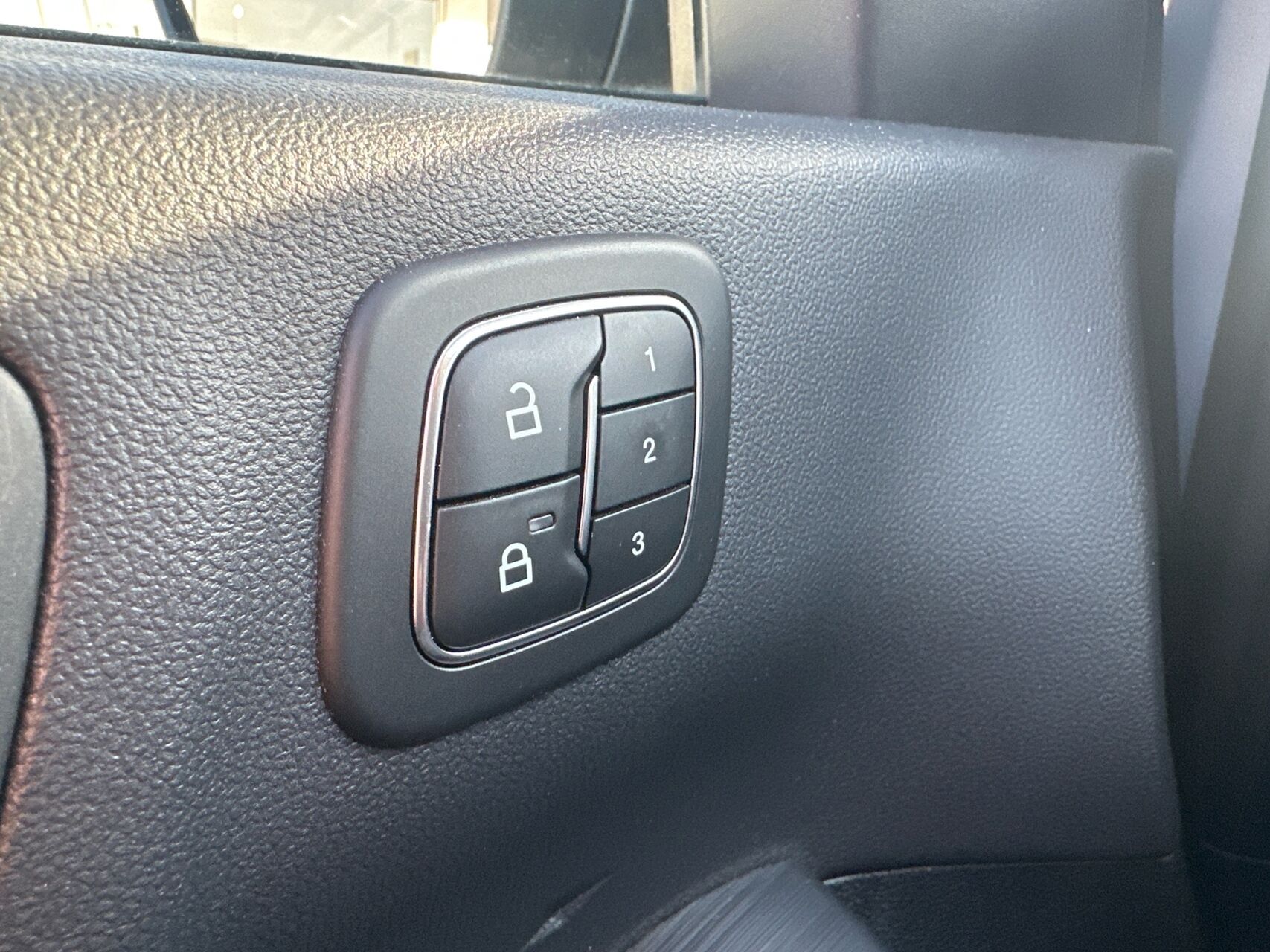 Billede af Ford Kuga 2,5 Plugin-hybrid Vignale CVT 225HK 5d Trinl. Gear