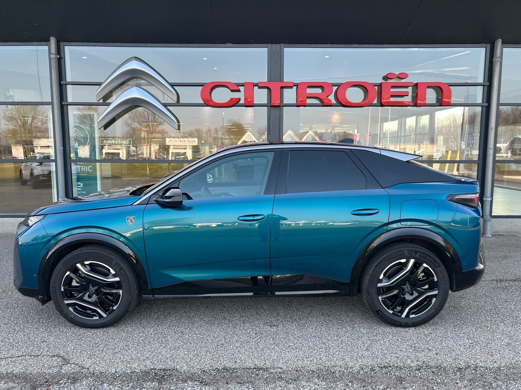 Billede af Peugeot e-3008 EL GT Pack 210HK 5d Aut.