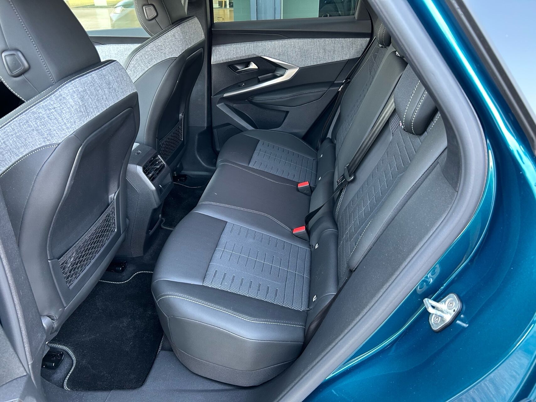 Billede af Peugeot e-3008 EL GT Pack 210HK 5d Aut.