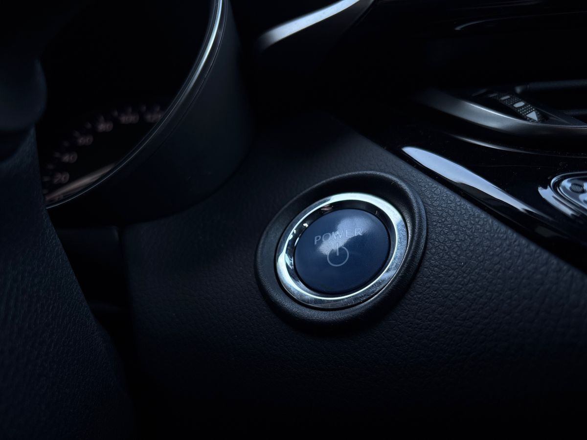 Billede af Toyota C-HR 1,8 Hybrid C-LUB Premium Selected Bi-tone Multidrive S 122HK 5d Aut.