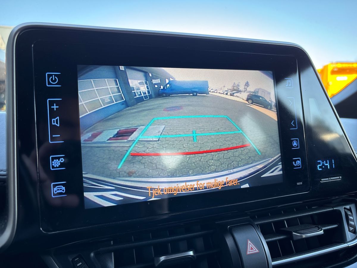 Billede af Toyota C-HR 1,8 Hybrid C-LUB Premium Selected Bi-tone Multidrive S 122HK 5d Aut.