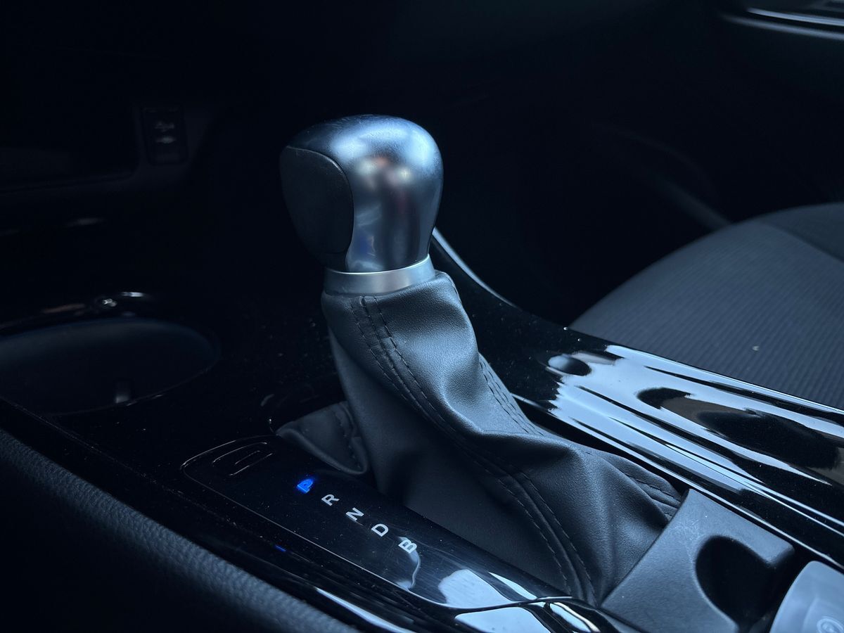 Billede af Toyota C-HR 1,8 Hybrid C-LUB Premium Selected Bi-tone Multidrive S 122HK 5d Aut.