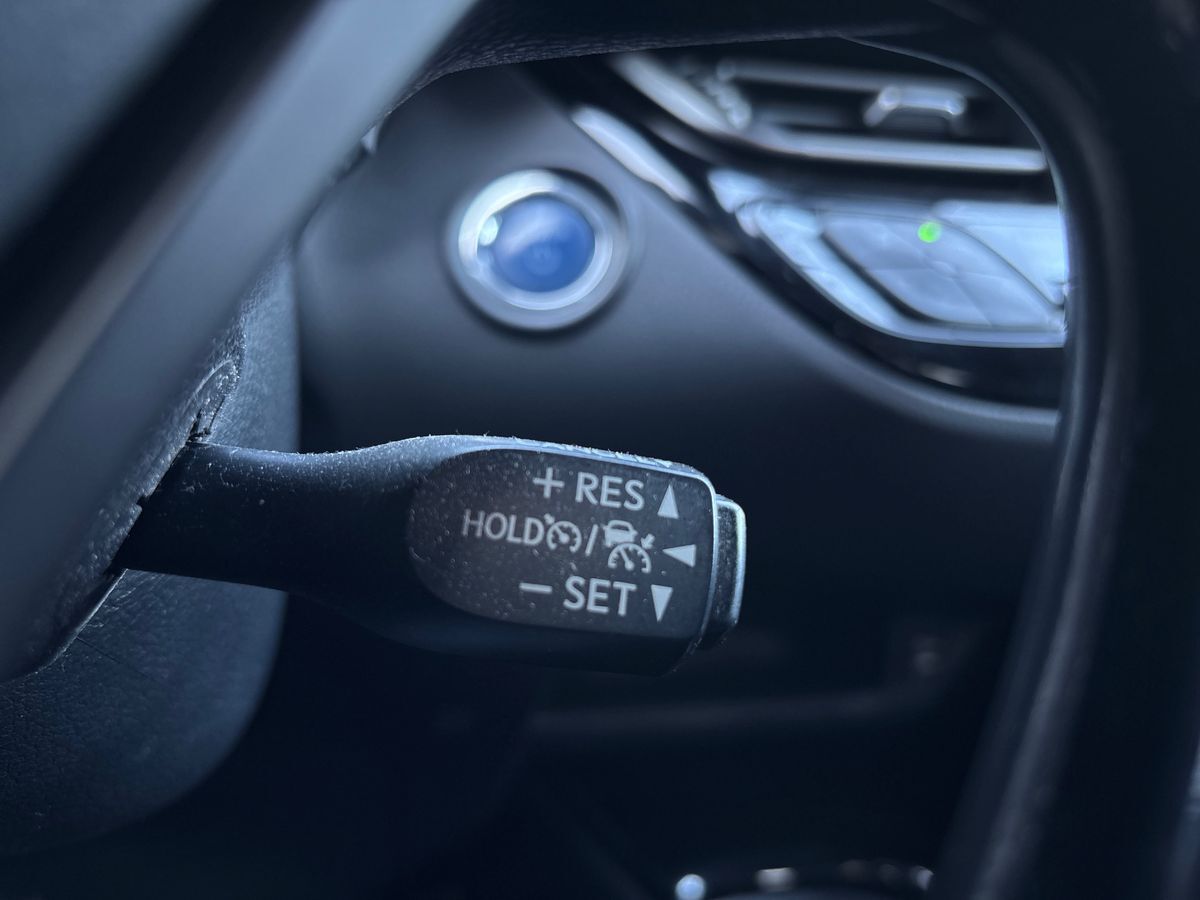 Billede af Toyota C-HR 1,8 Hybrid C-LUB Premium Selected Bi-tone Multidrive S 122HK 5d Aut.