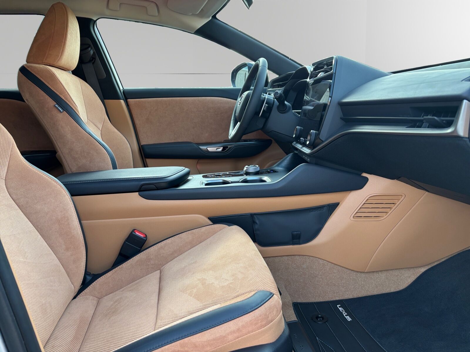 Billede af Lexus RZ 300e EL Luxury 204HK 4d Aut.