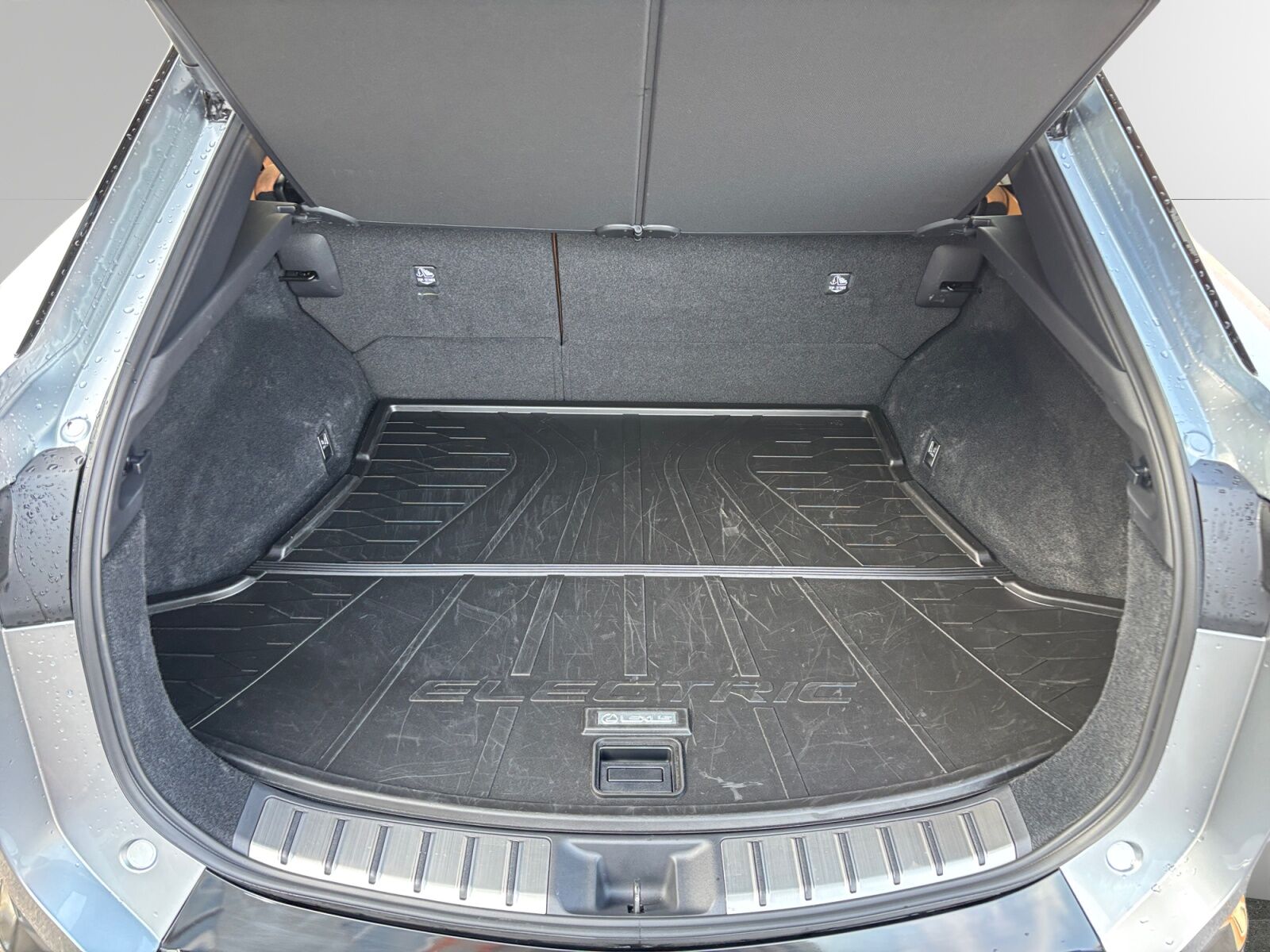 Billede af Lexus RZ 300e EL Luxury 204HK 4d Aut.