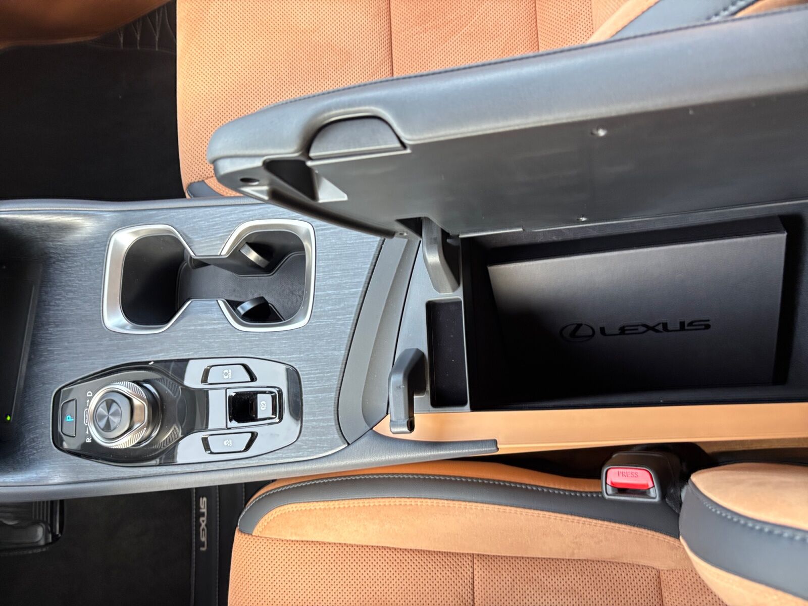 Billede af Lexus RZ 300e EL Luxury 204HK 4d Aut.