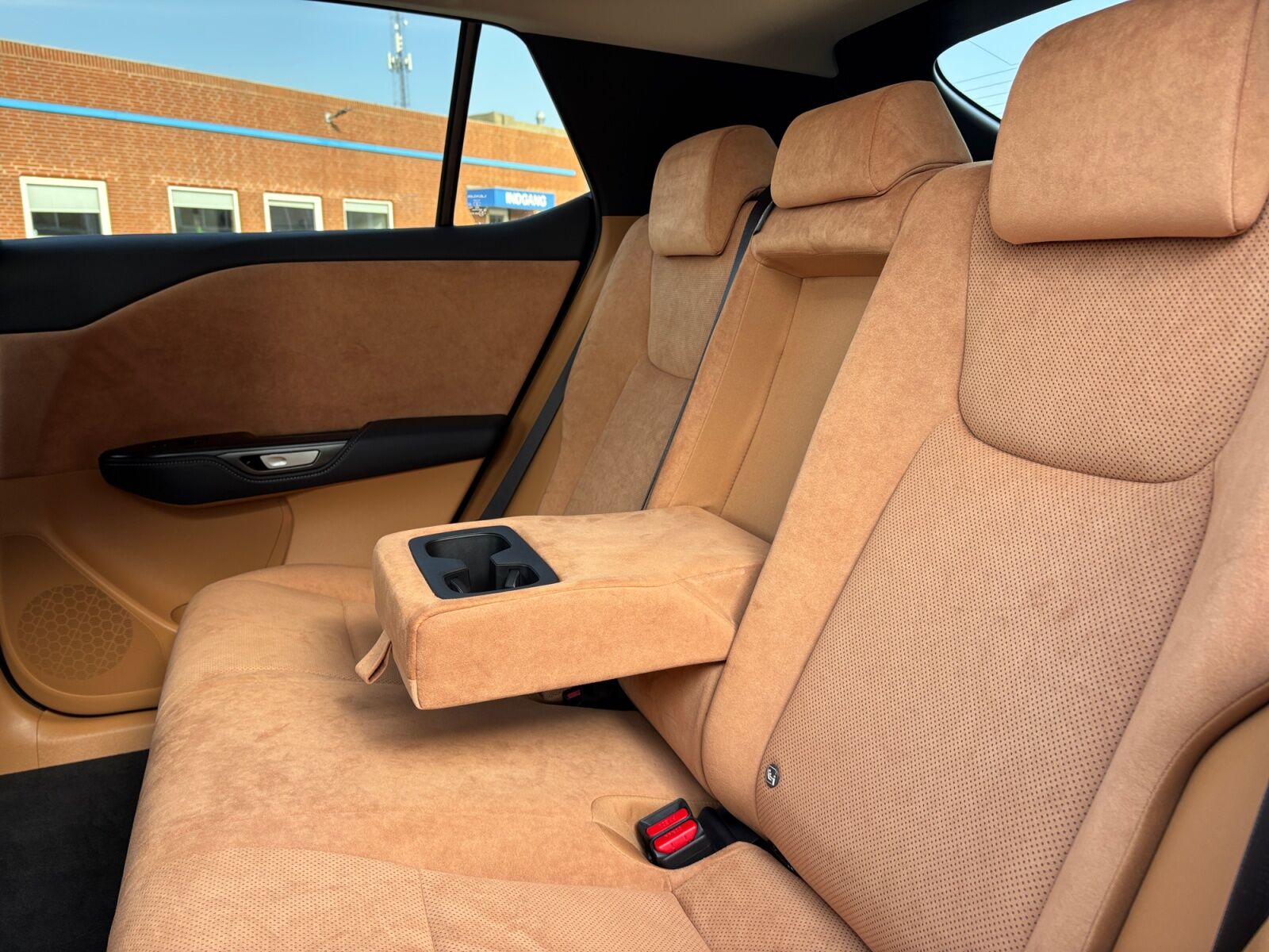 Billede af Lexus RZ 300e EL Luxury 204HK 4d Aut.