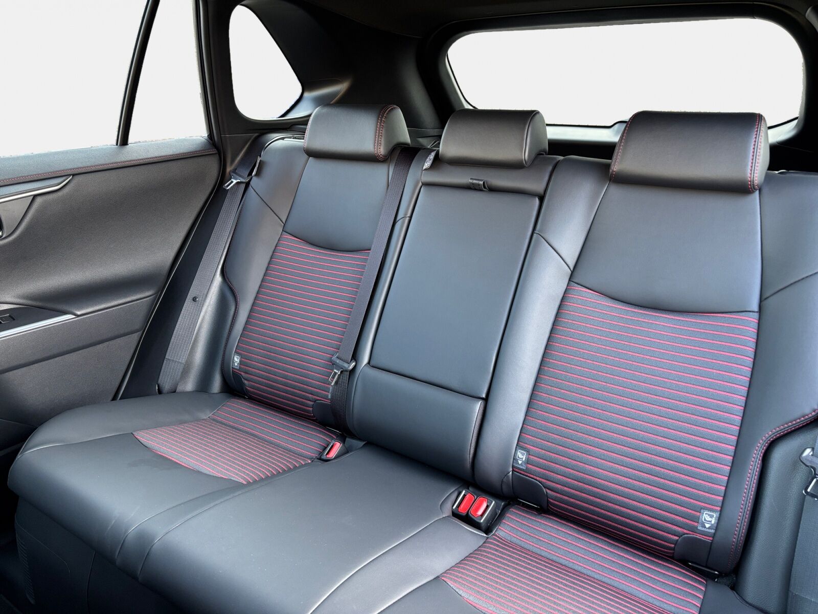 Billede af Toyota RAV4 Plug-in 2,5 Plugin-hybrid Active Comfort AWD 306HK 5d 6g Aut.