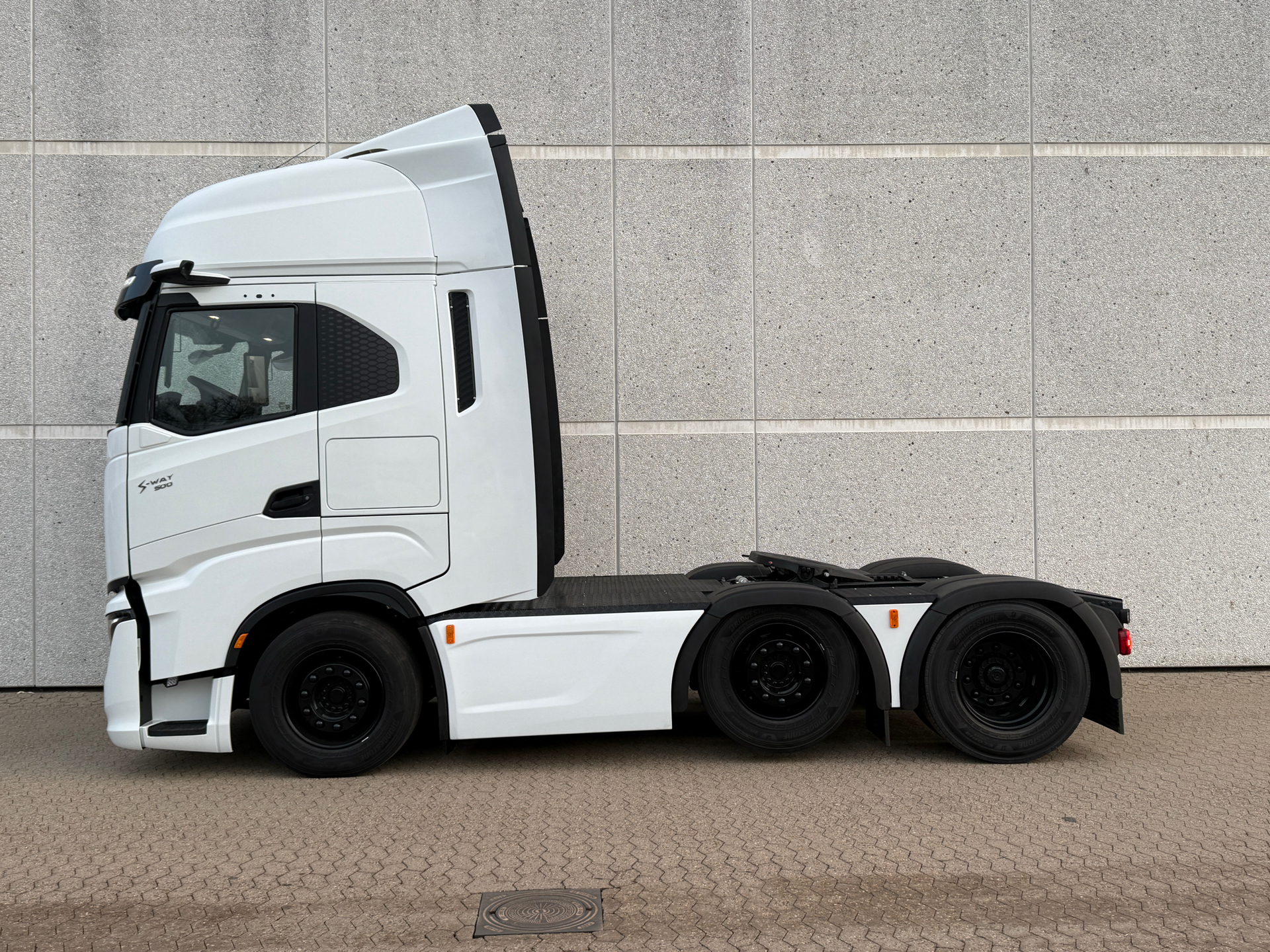 Billede af Iveco S-Way 12,9 D AS440S49-E6e Twinsteer 530HK 12g Aut.