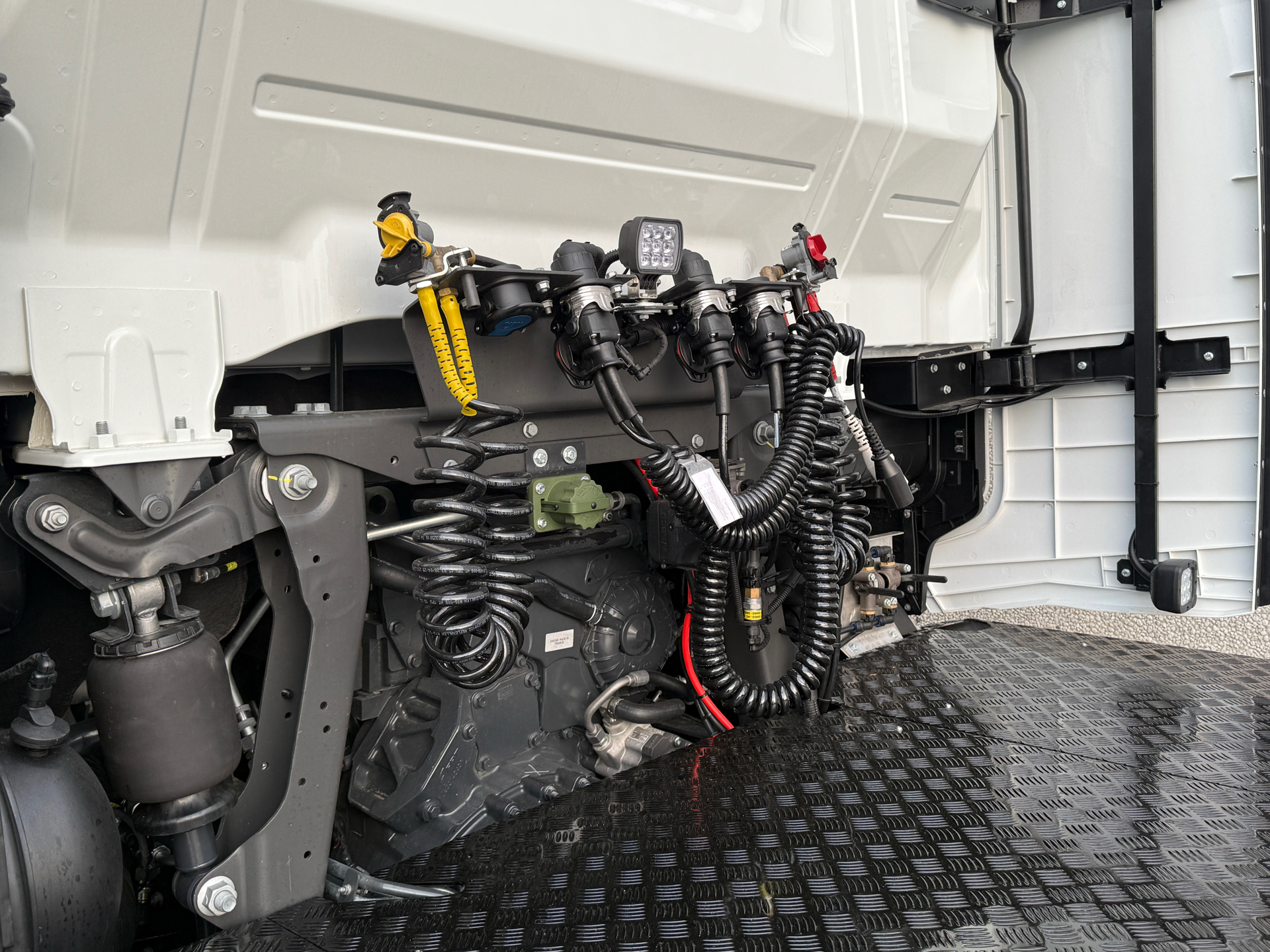 Billede af Iveco S-Way 12,9 D AS440S49-E6e Twinsteer 530HK 12g Aut.