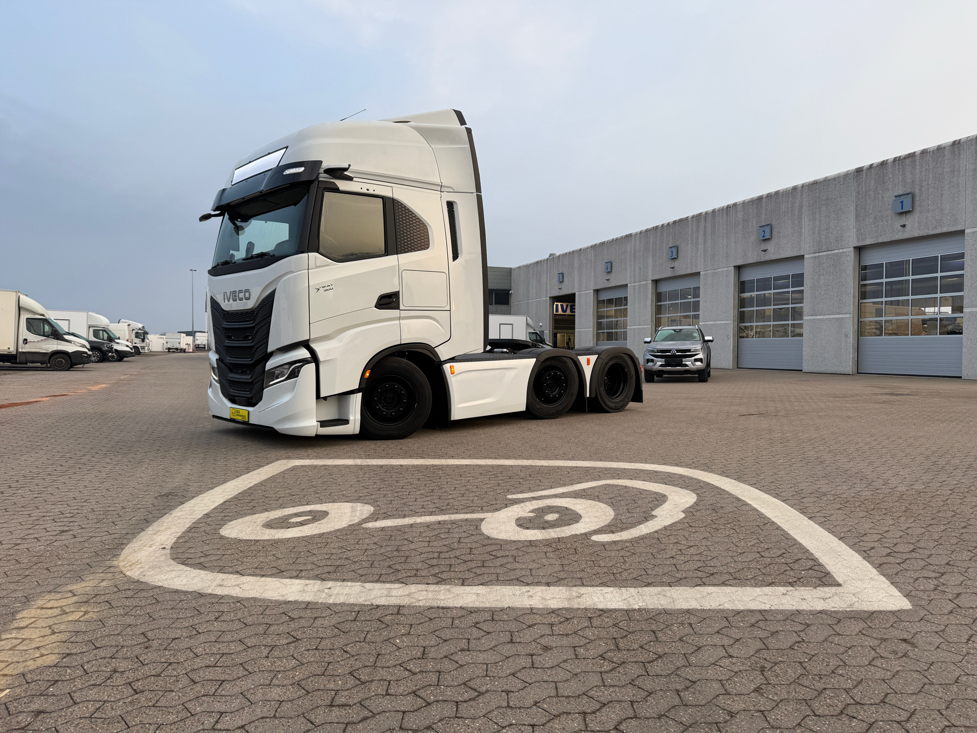 Billede af Iveco S-Way 12,9 D AS440S49-E6e Twinsteer 530HK 12g Aut.