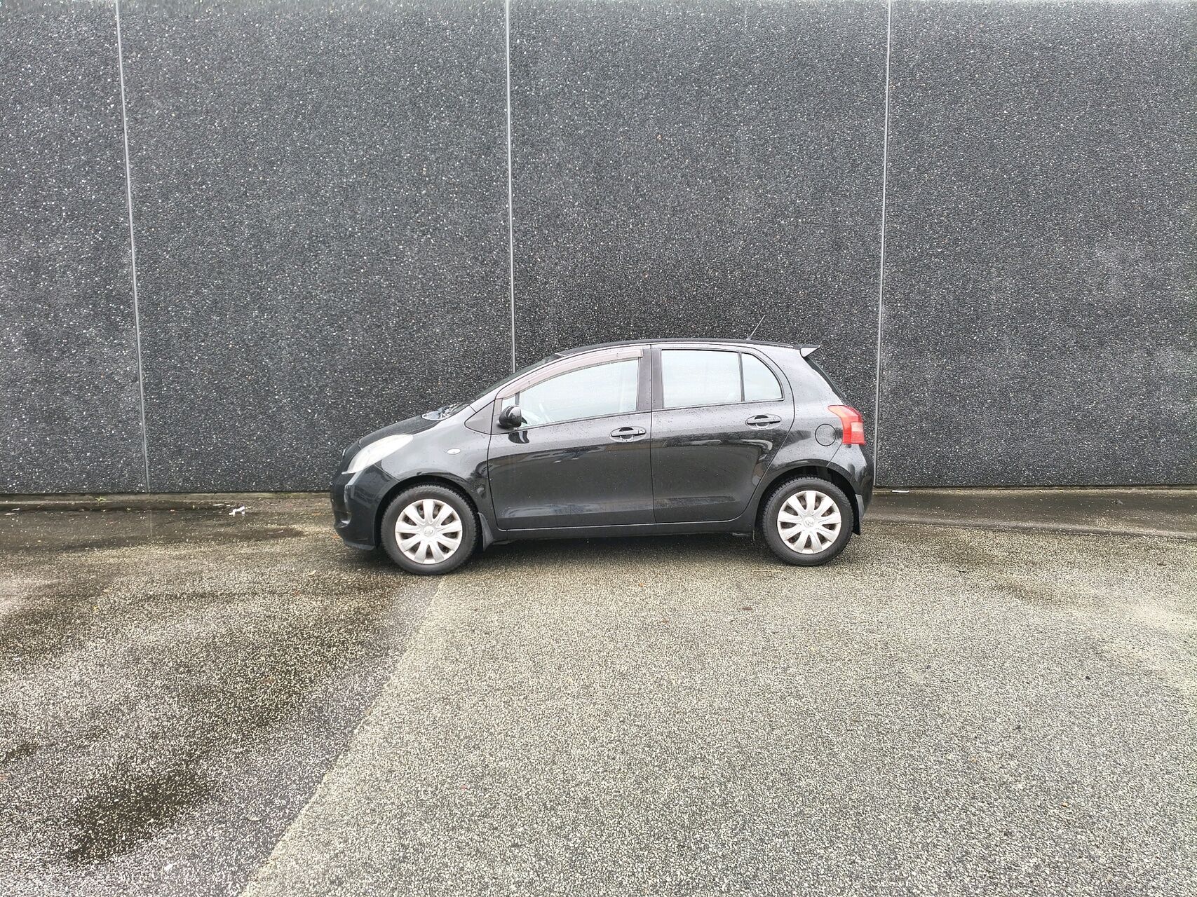 Billede af Toyota Yaris 1,3 VVT-I Linea Luna 87HK 5d