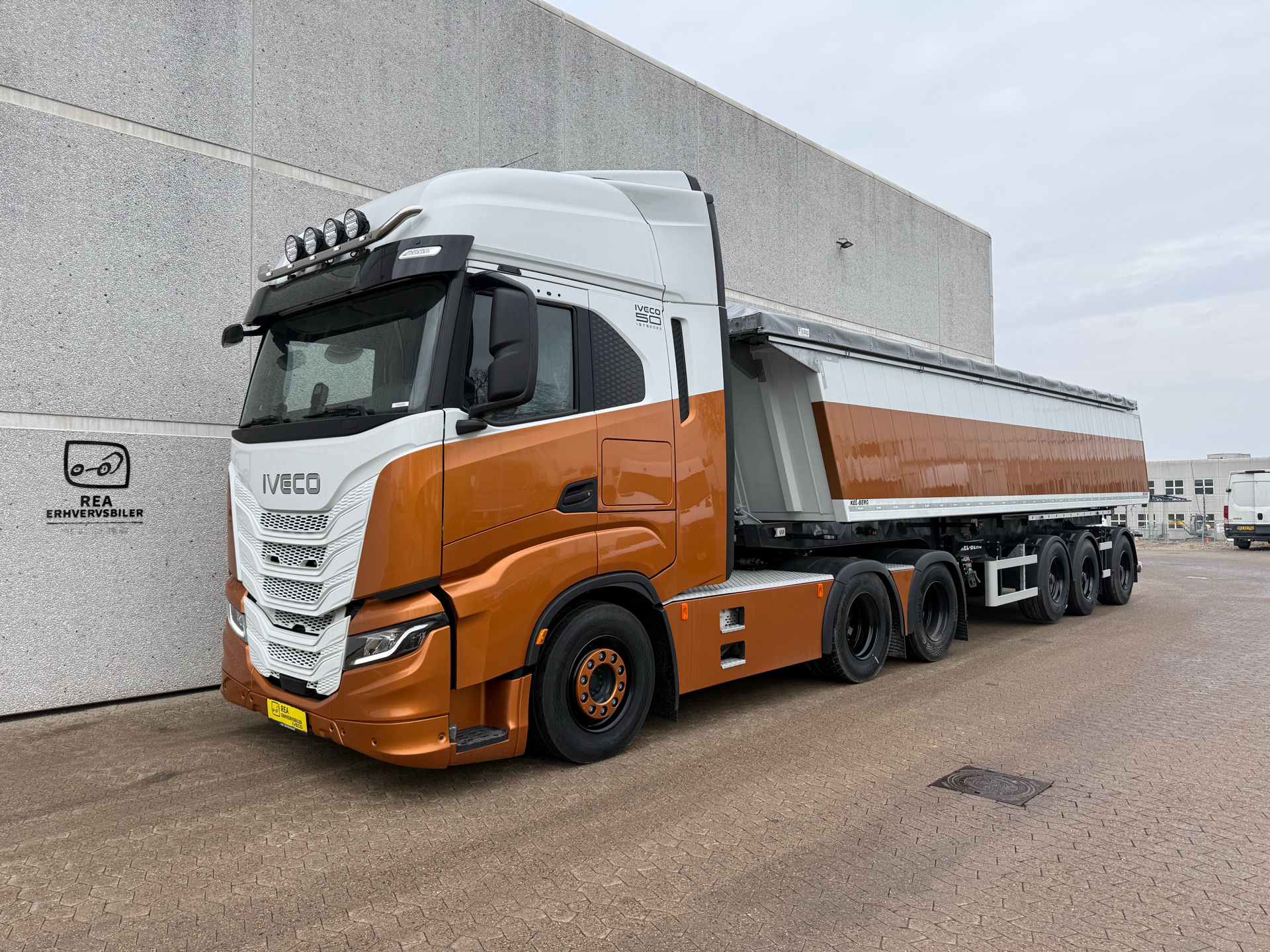 Billede af Iveco S-Way 12,9 D AS440S49-E6e Twinsteer 530HK 12g Aut.