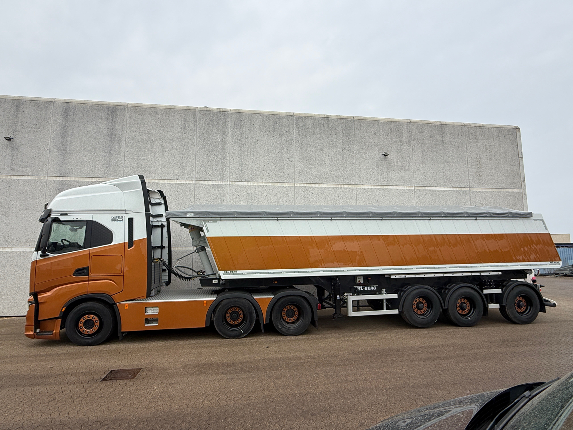 Billede af Iveco S-Way 12,9 D AS440S49-E6e Twinsteer 530HK 12g Aut.