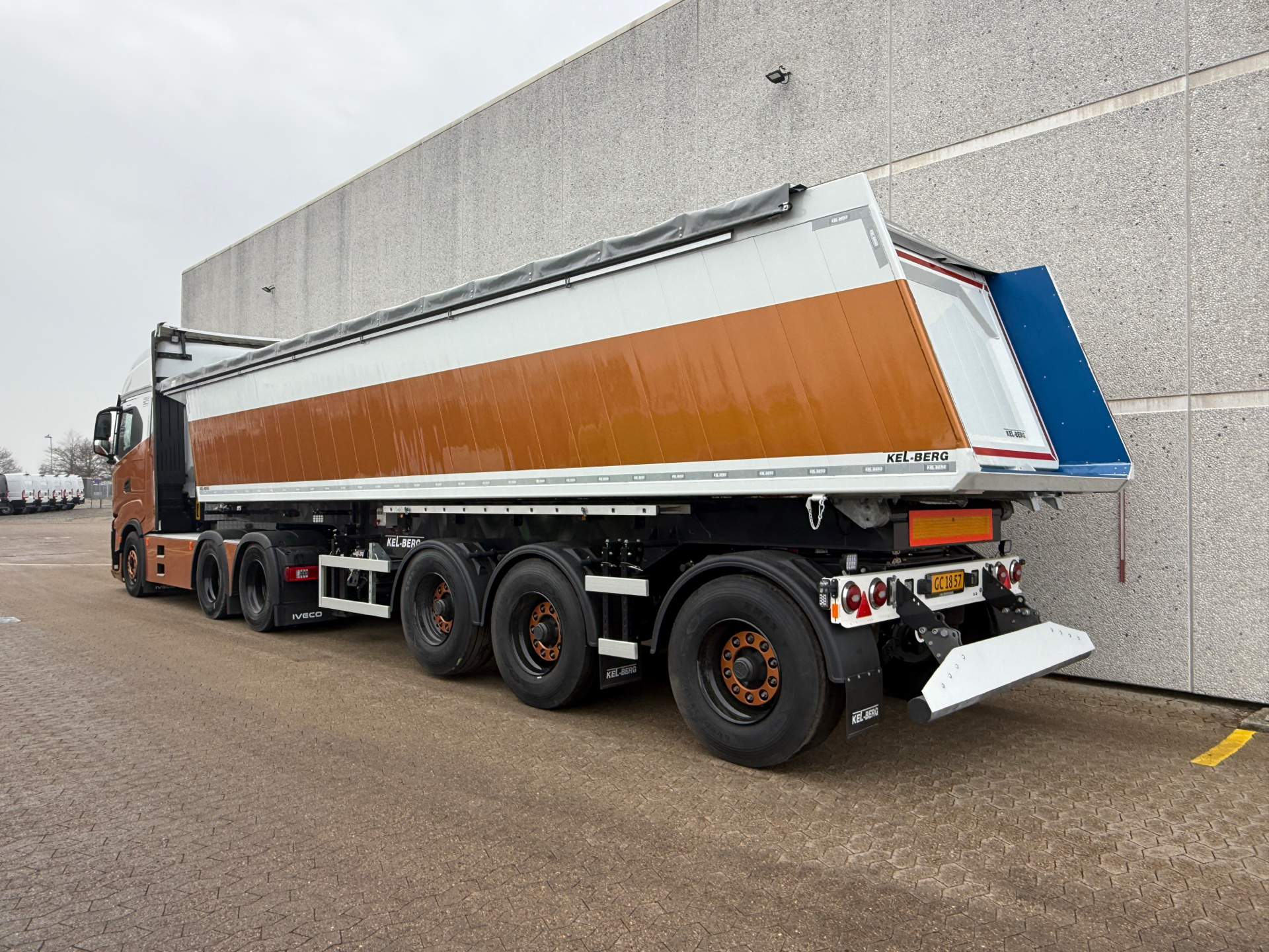 Billede af Iveco S-Way 12,9 D AS440S49-E6e Twinsteer 530HK 12g Aut.