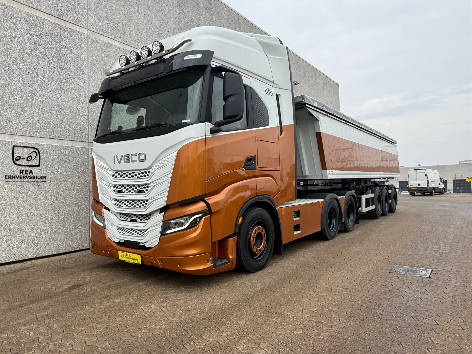 Billede af Iveco S-Way 12,9 D AS440S49-E6e Twinsteer 530HK 12g Aut.