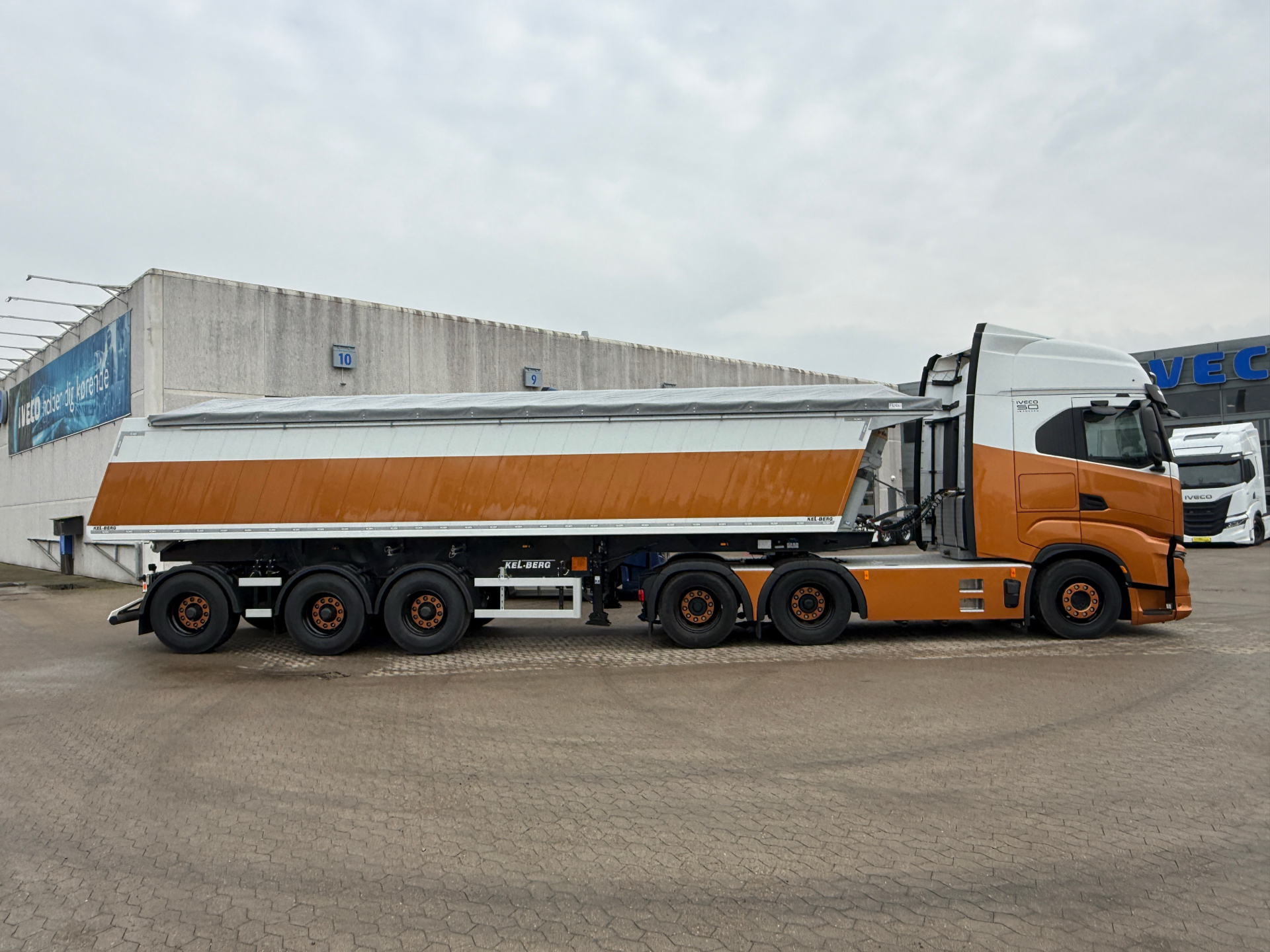 Billede af Iveco S-Way 12,9 D AS440S49-E6e Twinsteer 530HK 12g Aut.