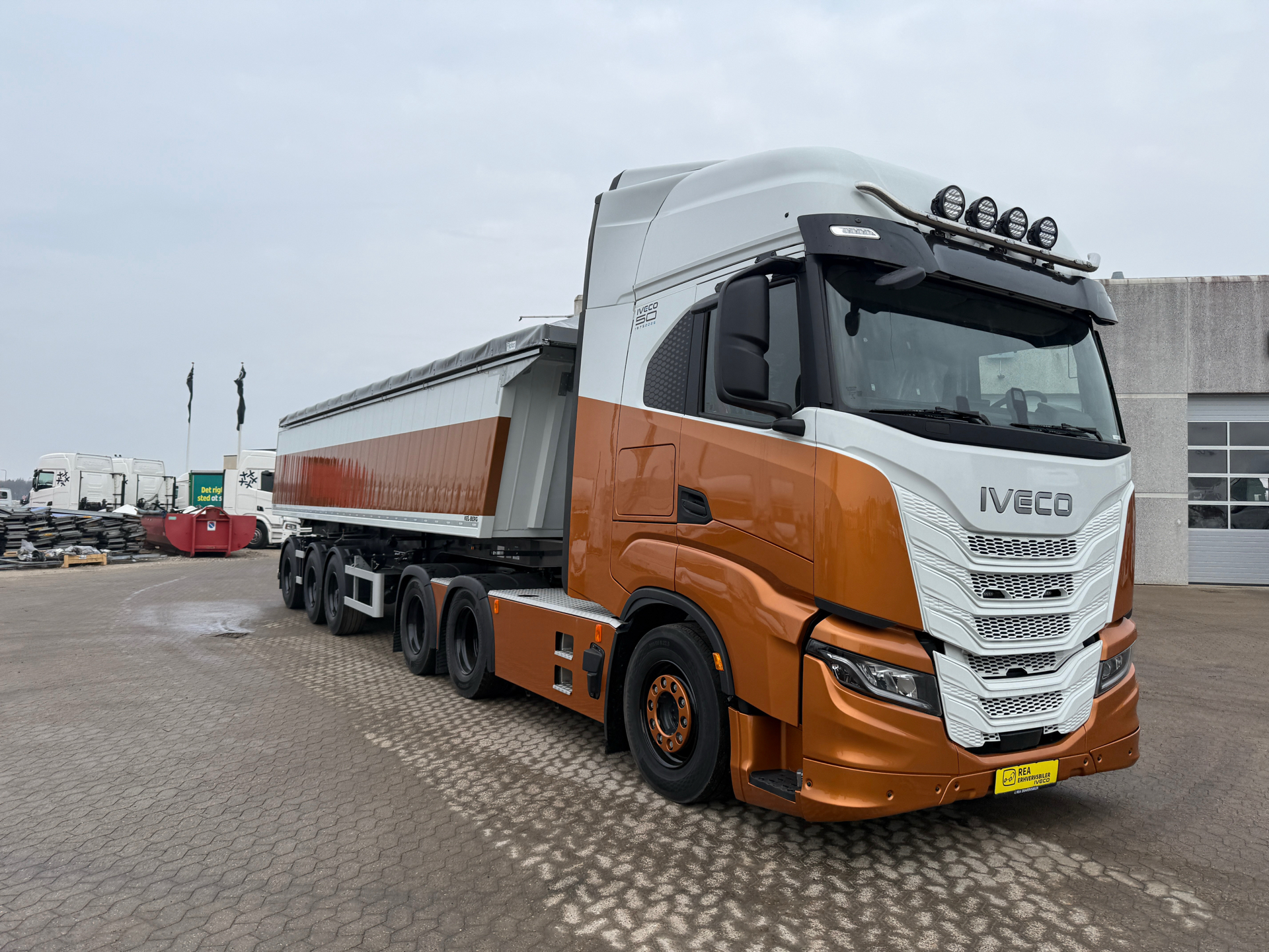 Billede af Iveco S-Way 12,9 D AS440S49-E6e Twinsteer 530HK 12g Aut.