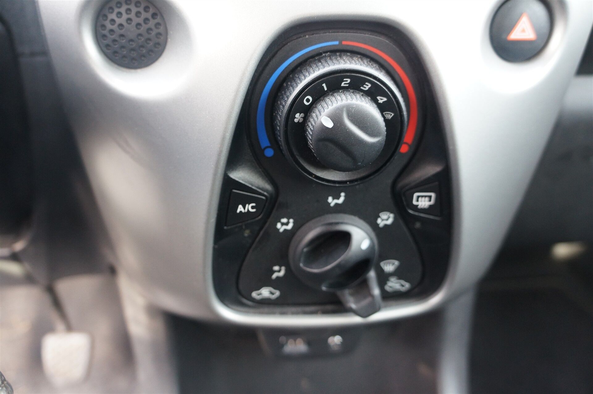 Billede af Peugeot 108 1,0 e-Vti Spirit 69HK 5d