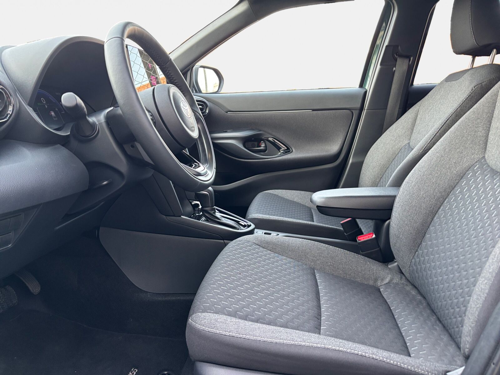 Billede af Toyota Yaris Cross 1,5 Hybrid Style Comfort 116HK 5d Trinl. Gear