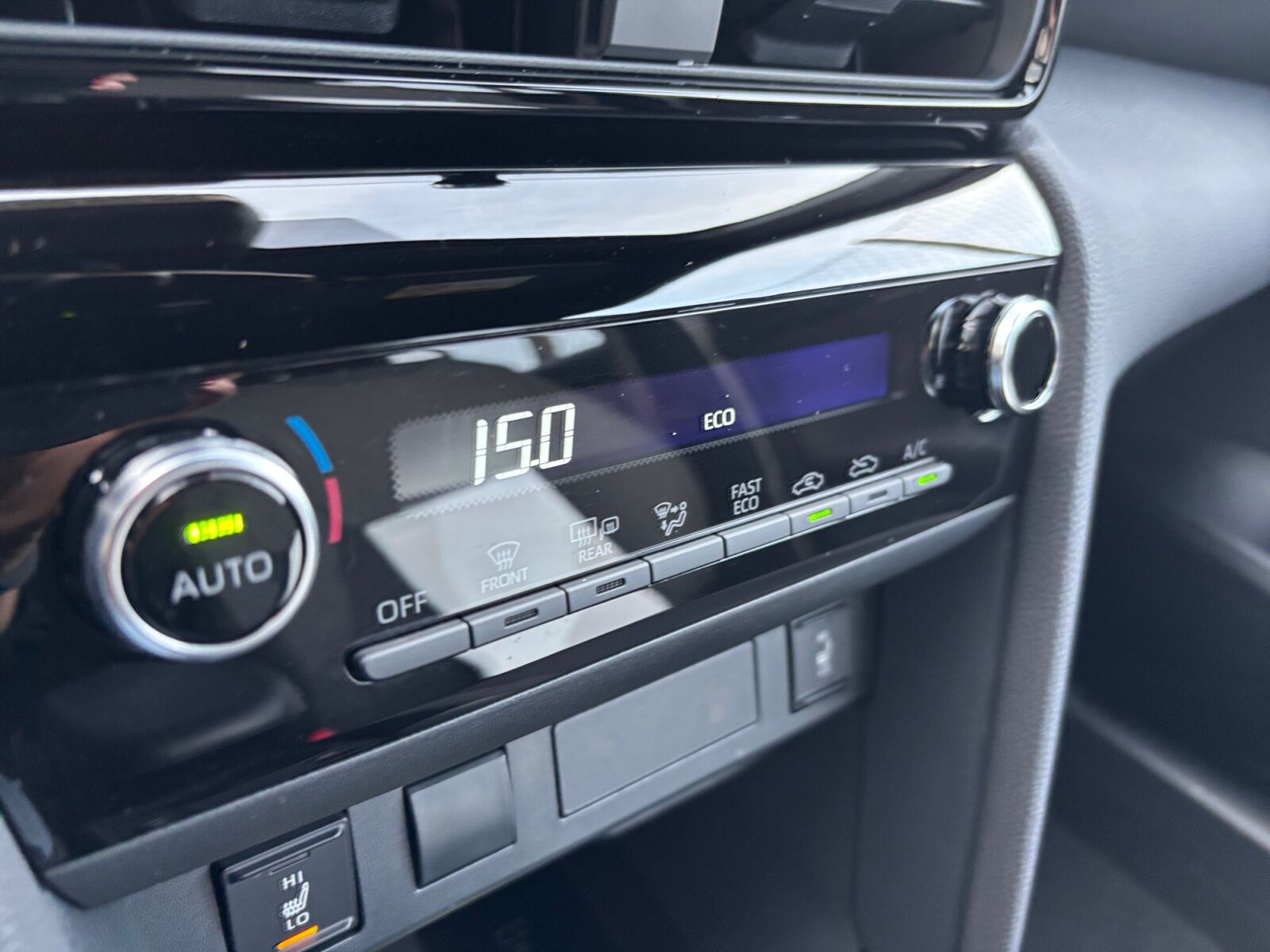 Billede af Toyota Yaris Cross 1,5 Hybrid Style Comfort 116HK 5d Trinl. Gear