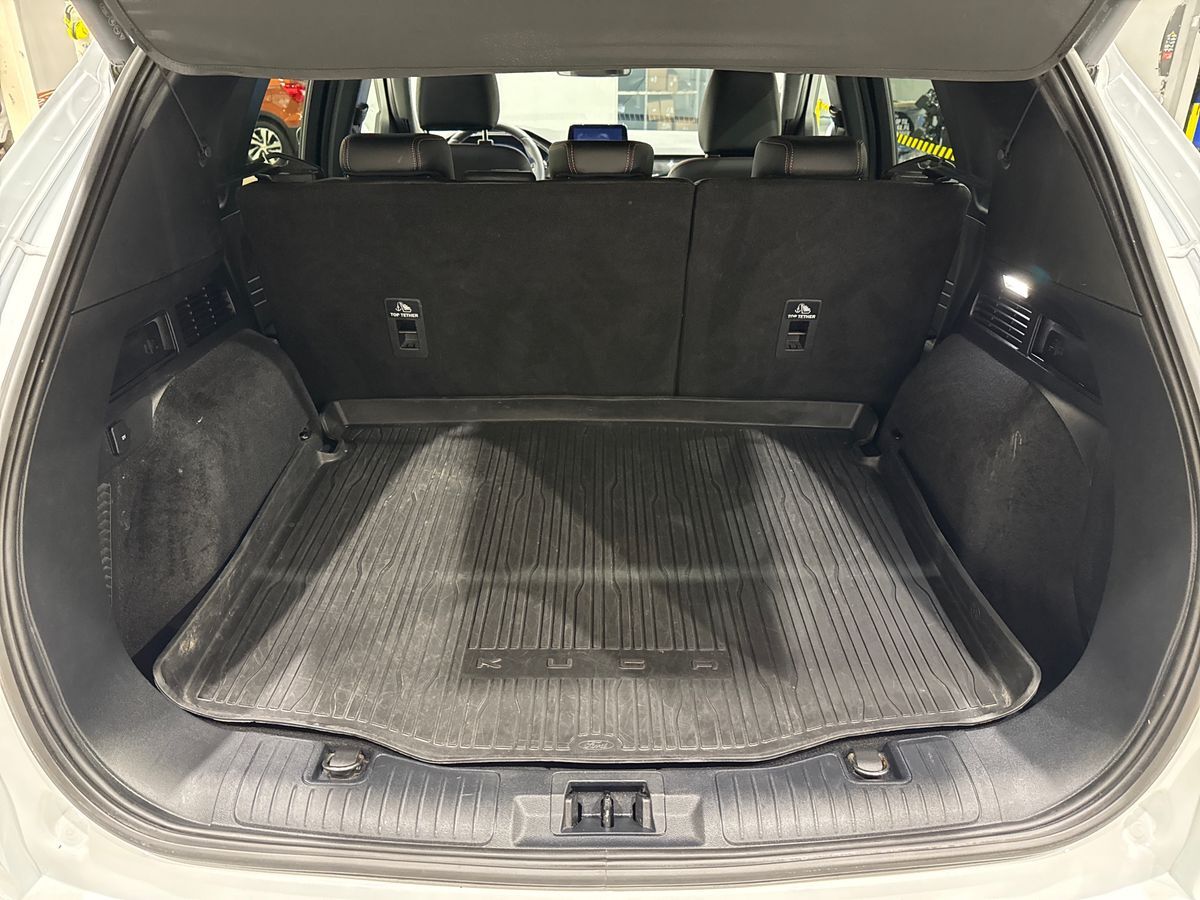 Billede af Ford Kuga 2,5 Plugin-hybrid ST-Line X CVT 225HK 5d Trinl. Gear