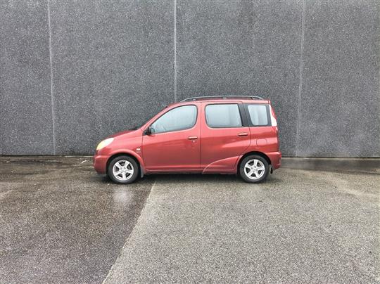 Toyota Yaris Verso 1,3 Linea Luna 86HK