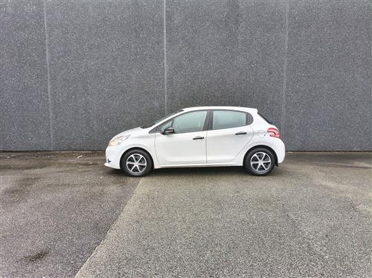 Peugeot 208 1,0 VTi Excite White 68HK 5d