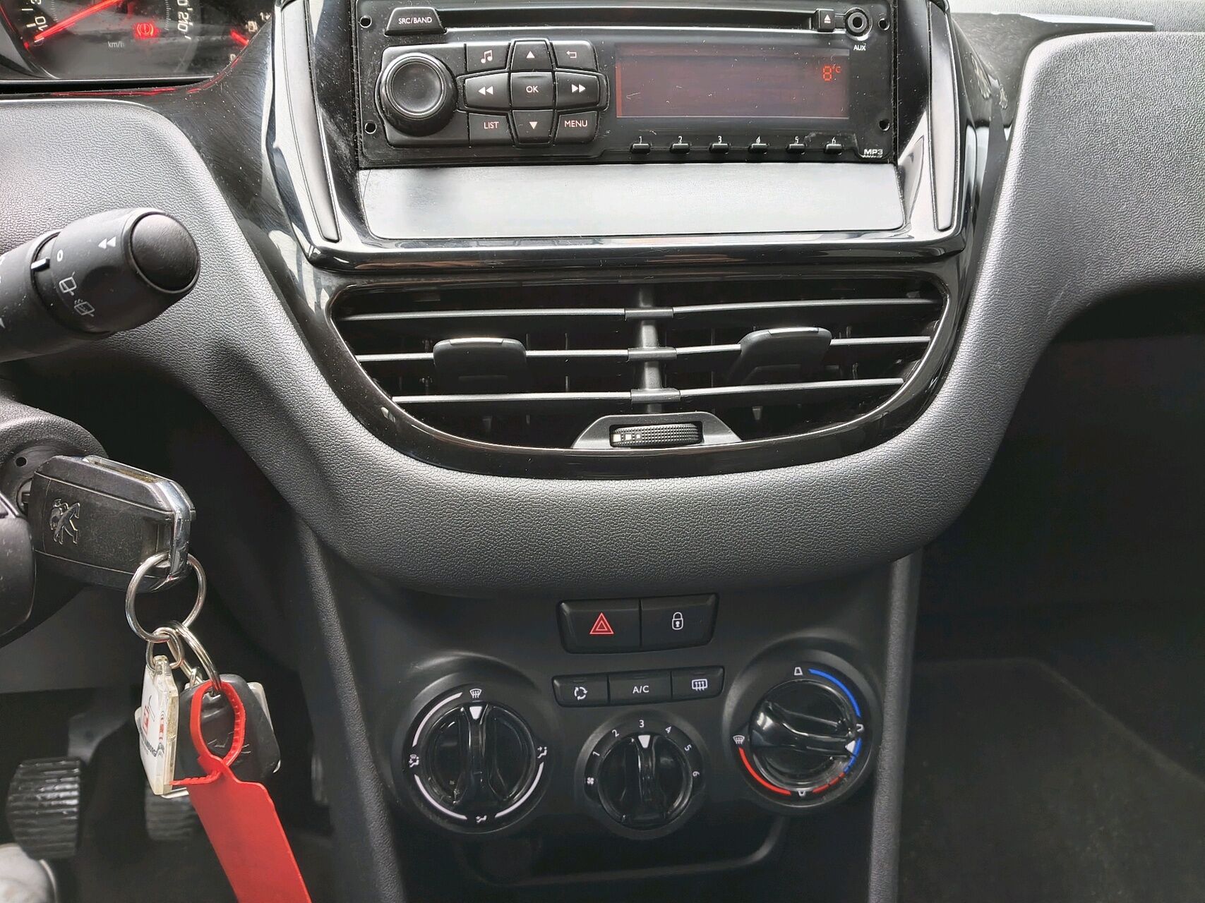 Billede af Peugeot 208 1,0 VTi Excite White 68HK 5d