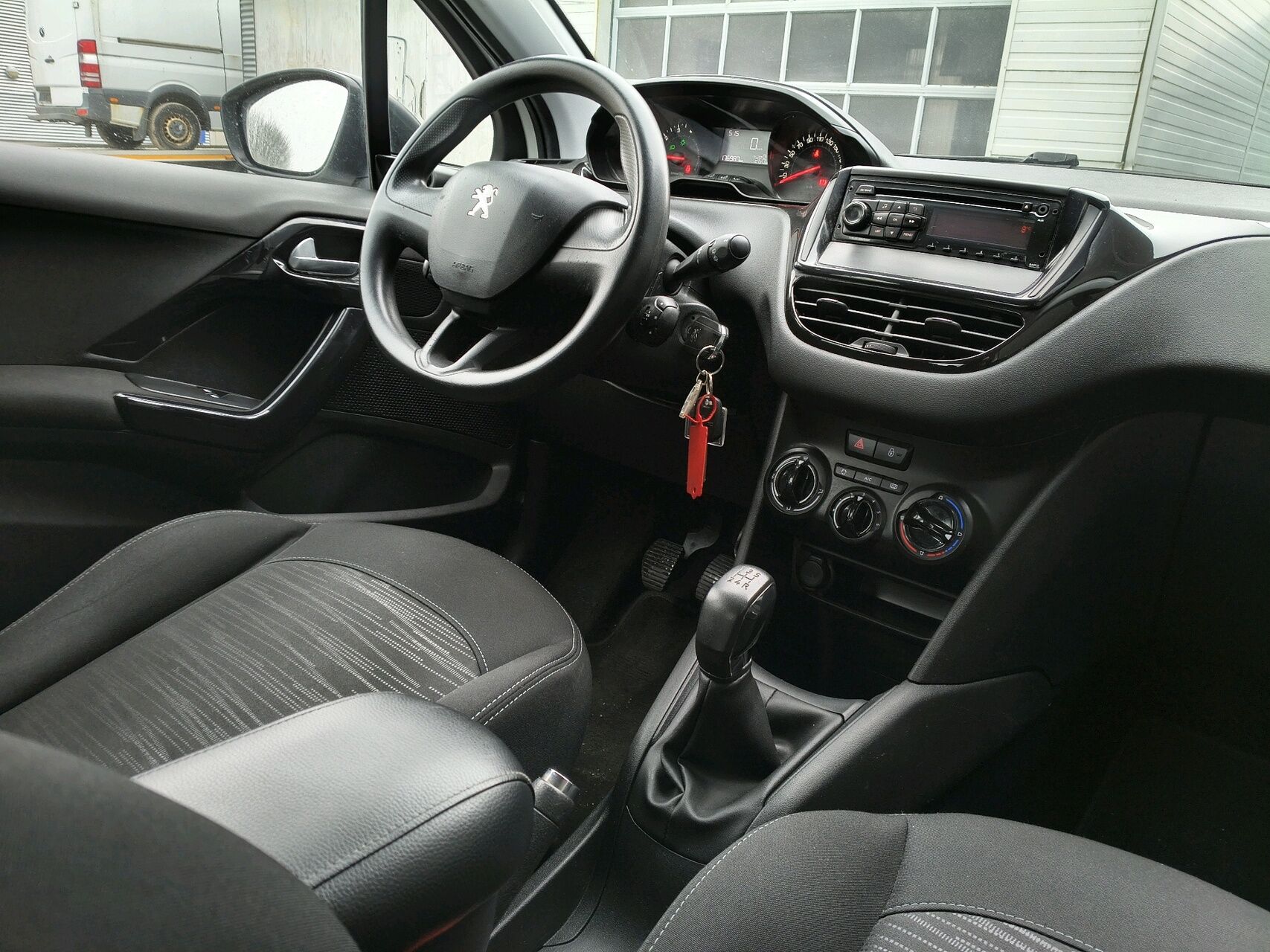 Billede af Peugeot 208 1,0 VTi Excite White 68HK 5d