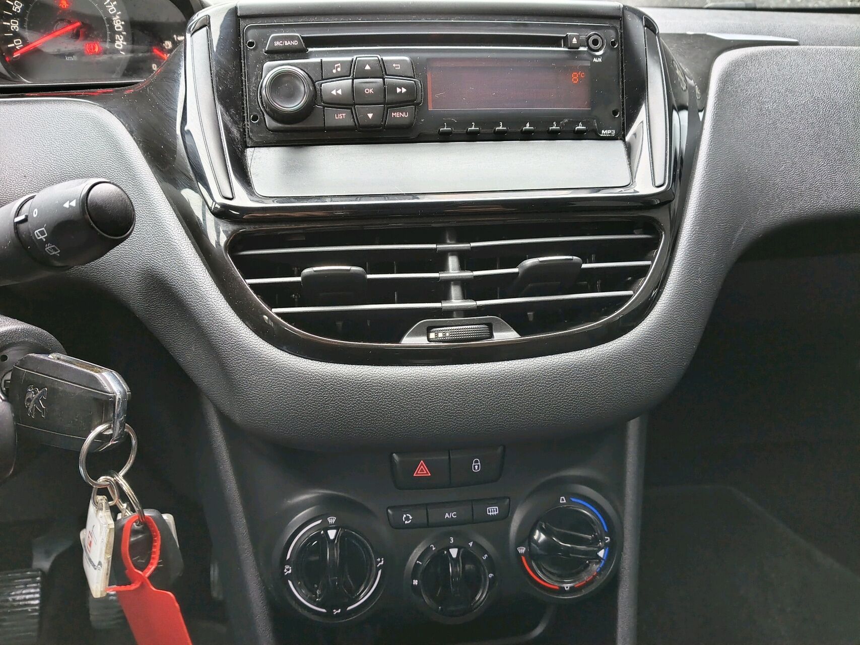 Billede af Peugeot 208 1,0 VTi Excite White 68HK 5d