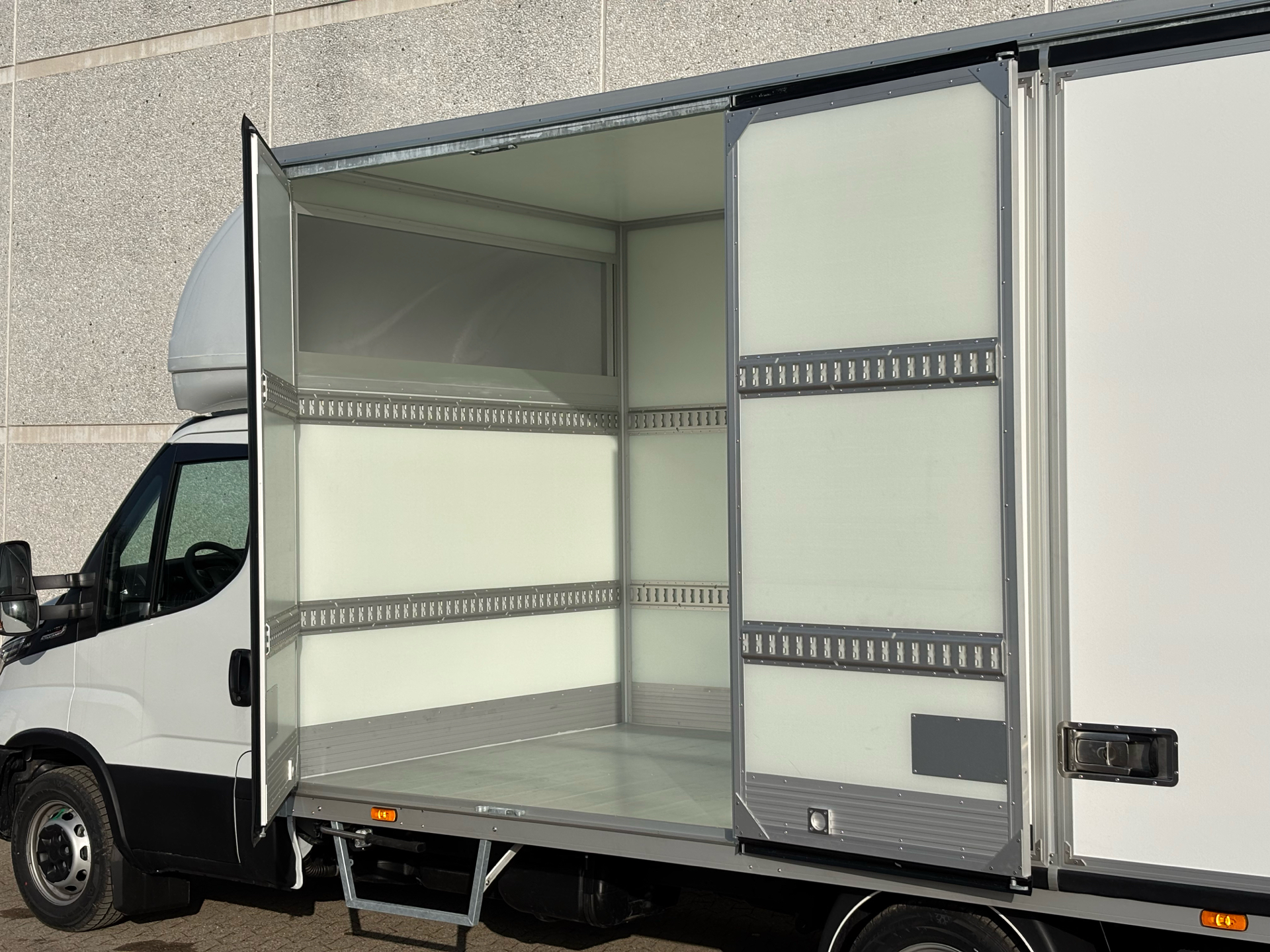 Billede af Iveco Daily 35S18 4800mm 3,0 D 176HK Ladv./Chas. 8g Aut.
