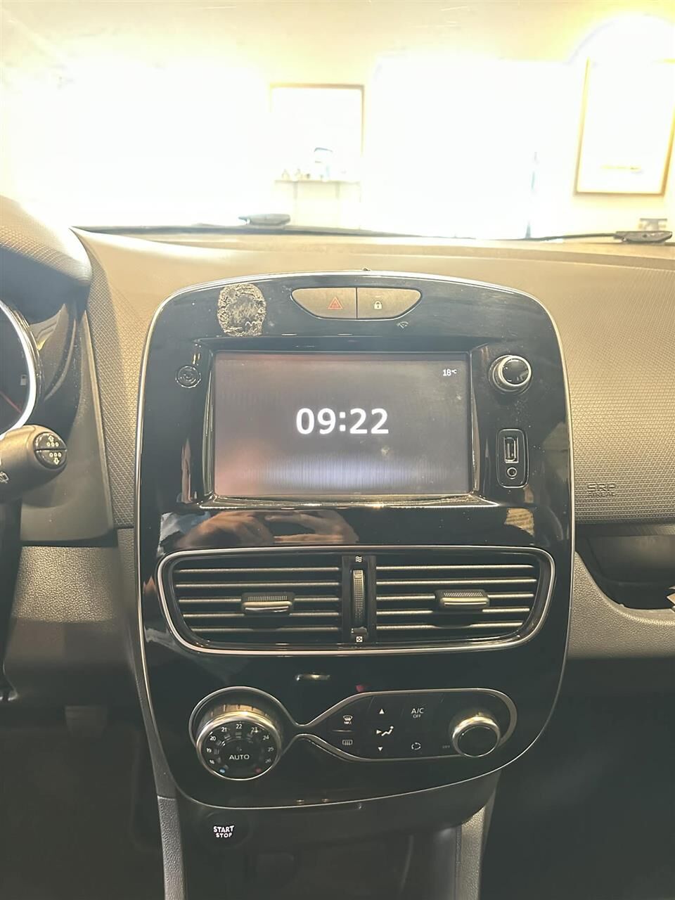 Billede af Renault Clio Sport Tourer 0,9 Energy TCe Limited 90HK Stc