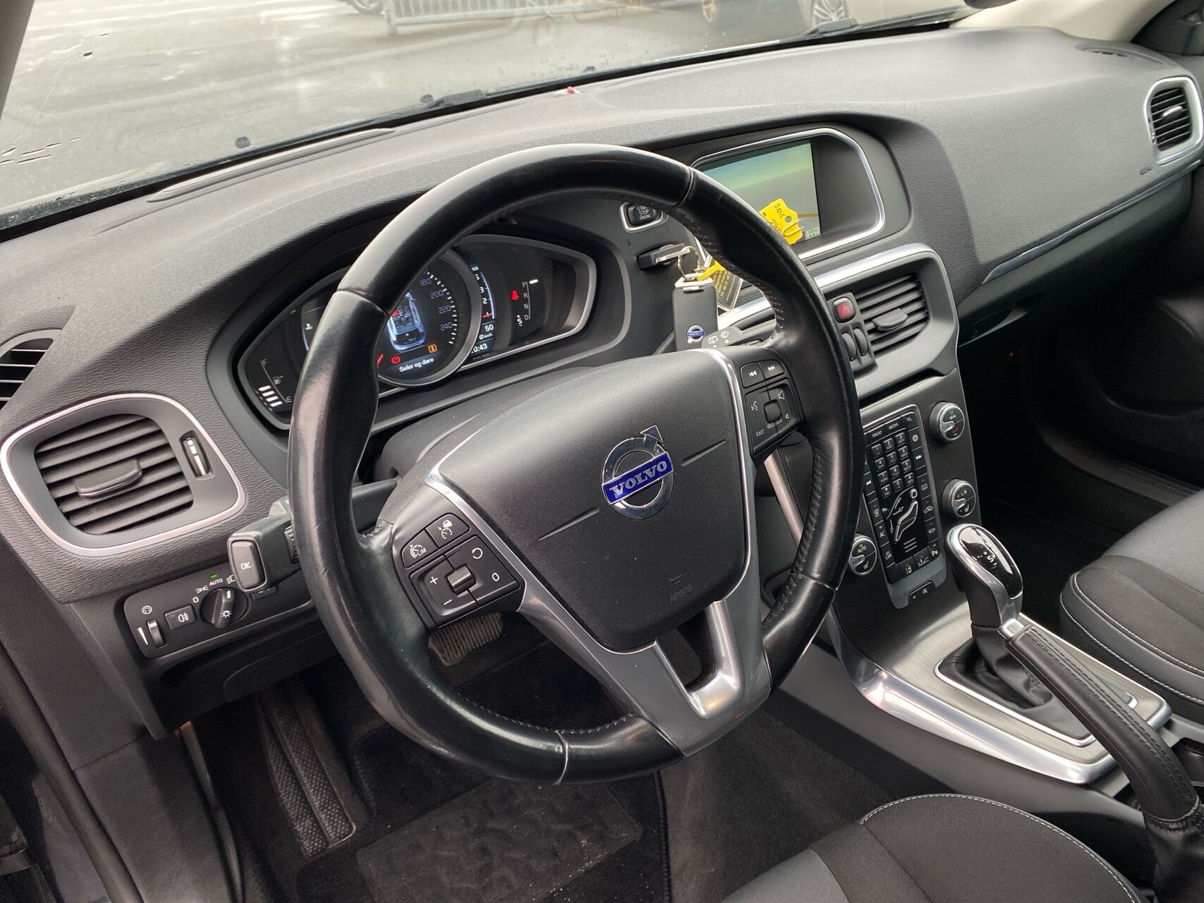 Billede af Volvo V40 2,0 D4 Momentum 190HK 5d 8g Aut.