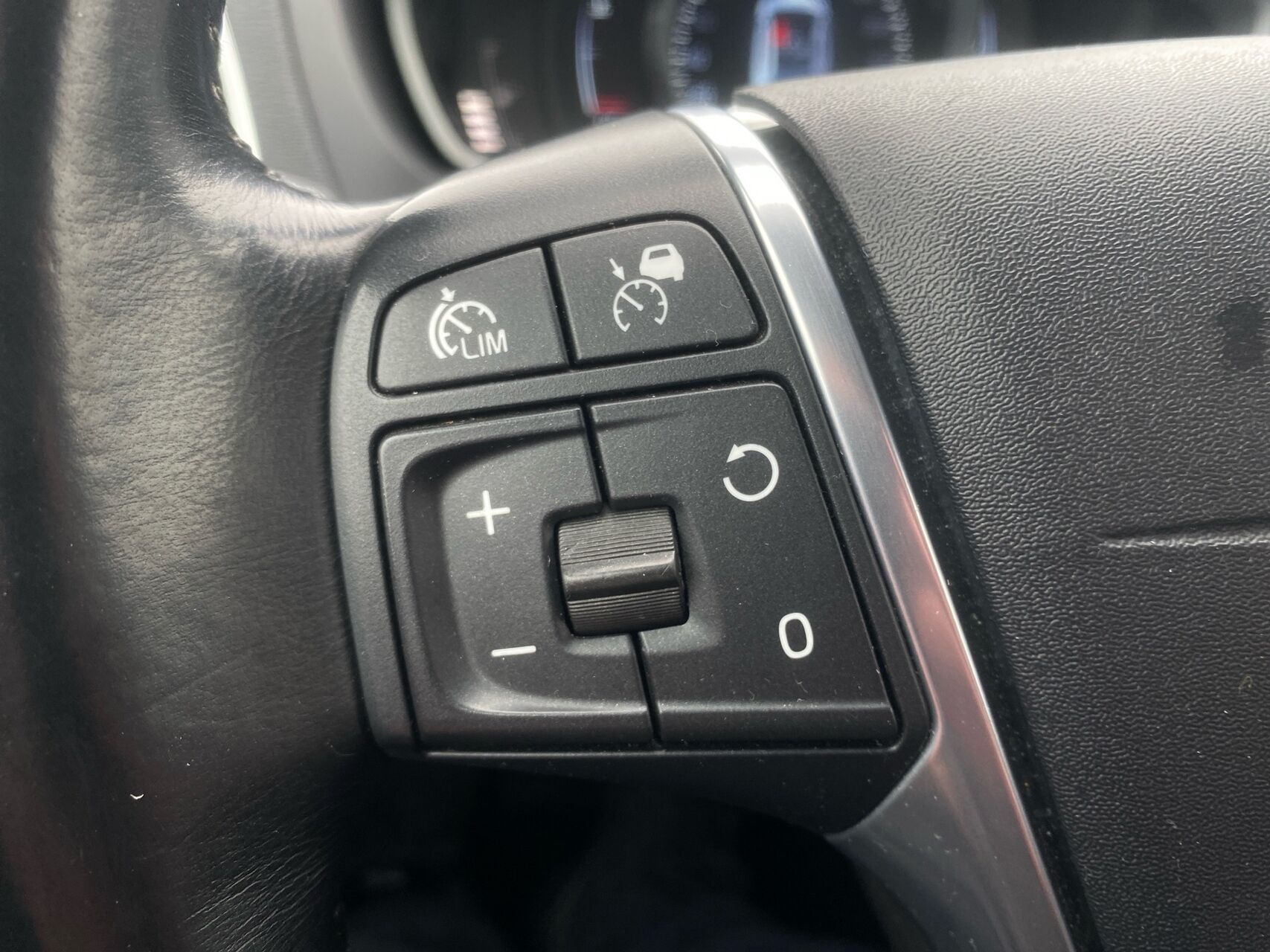 Billede af Volvo V40 2,0 D4 Momentum 190HK 5d 8g Aut.