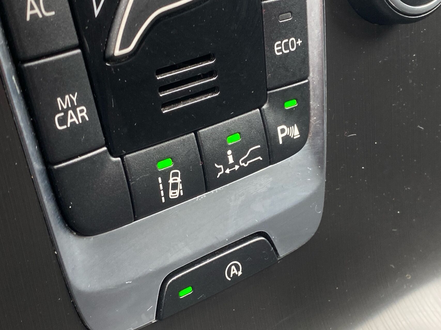 Billede af Volvo V40 2,0 D4 Momentum 190HK 5d 8g Aut.