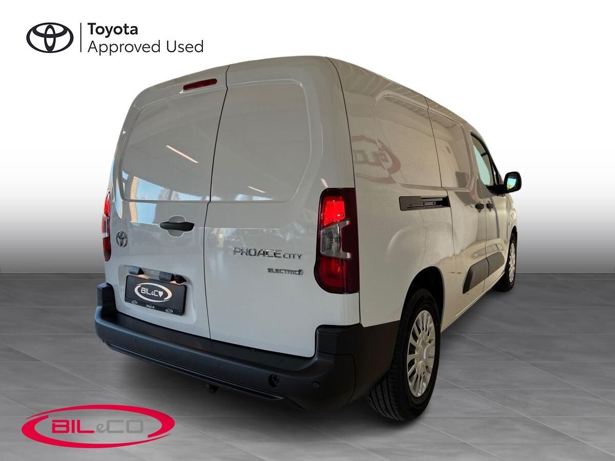 Billede af Toyota Proace City 50 kWh (136 hk) Long/To skydedøre aut. gear Comfort Master
