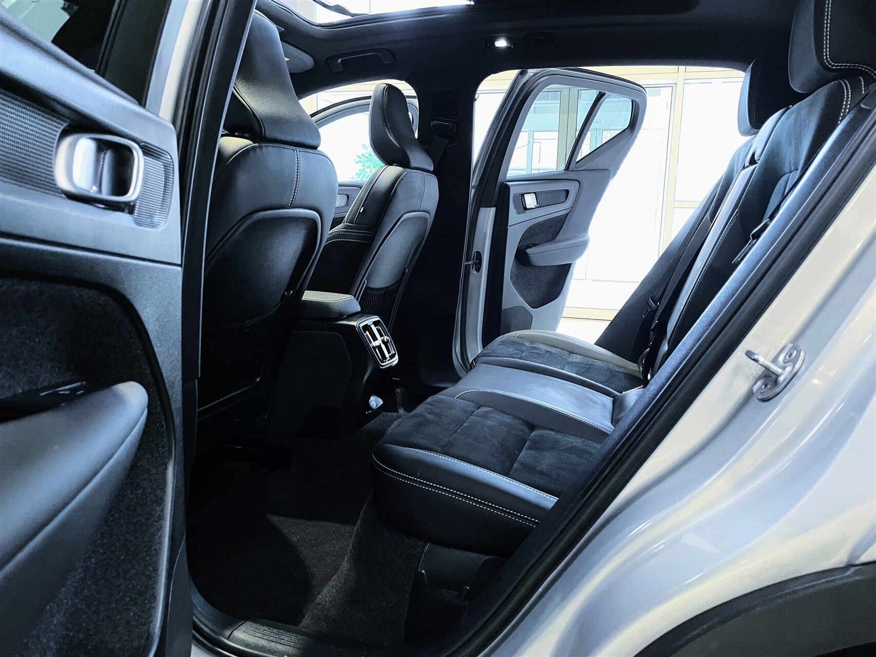 Billede af Volvo XC40 P8 Recharge Twin Ultimate AWD 408HK 5d Aut.