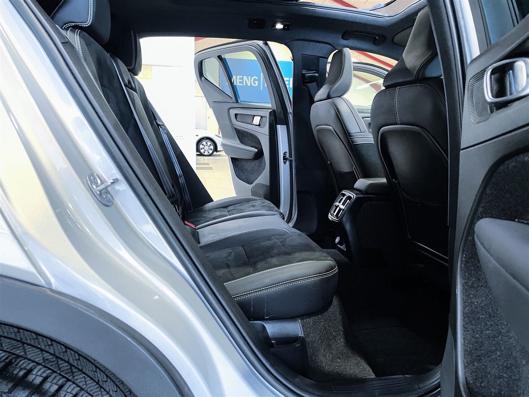 Billede af Volvo XC40 P8 Recharge Twin Ultimate AWD 408HK 5d Aut.