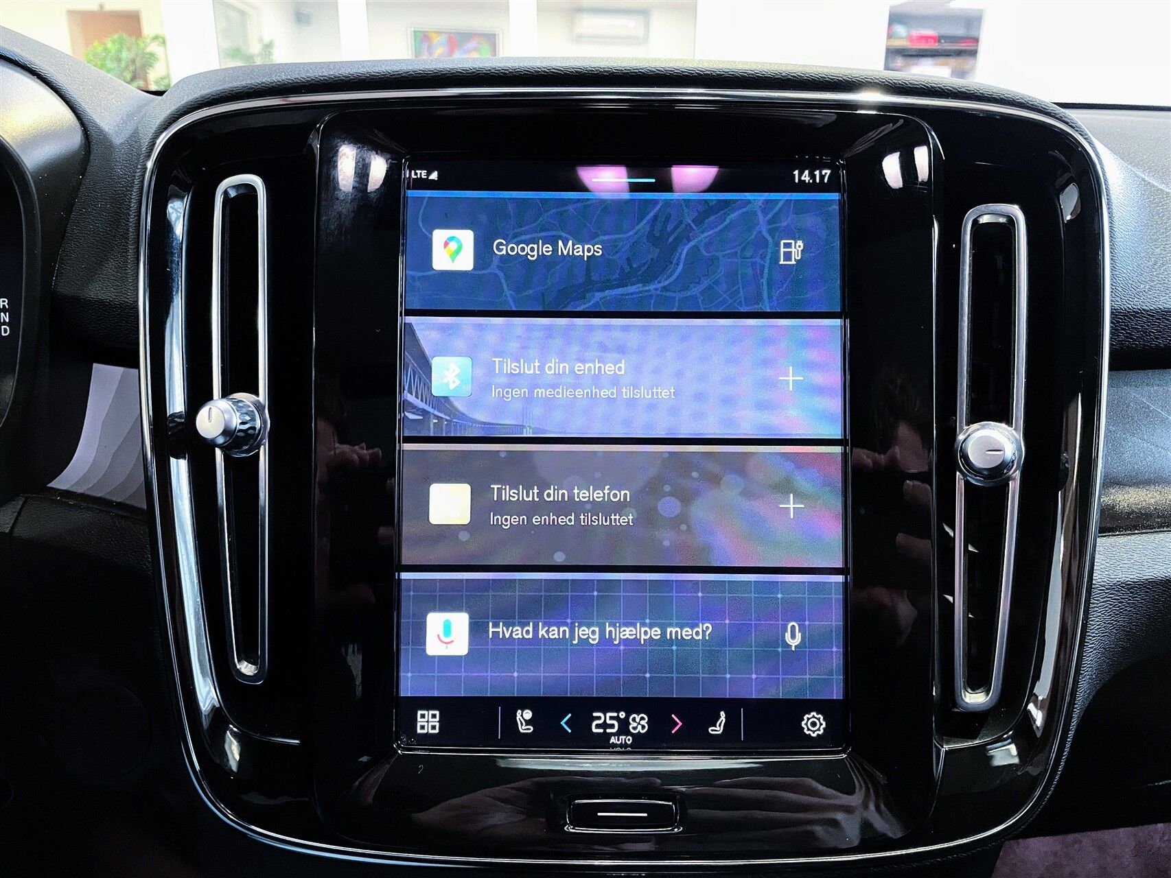 Billede af Volvo XC40 P8 Recharge Twin Ultimate AWD 408HK 5d Aut.