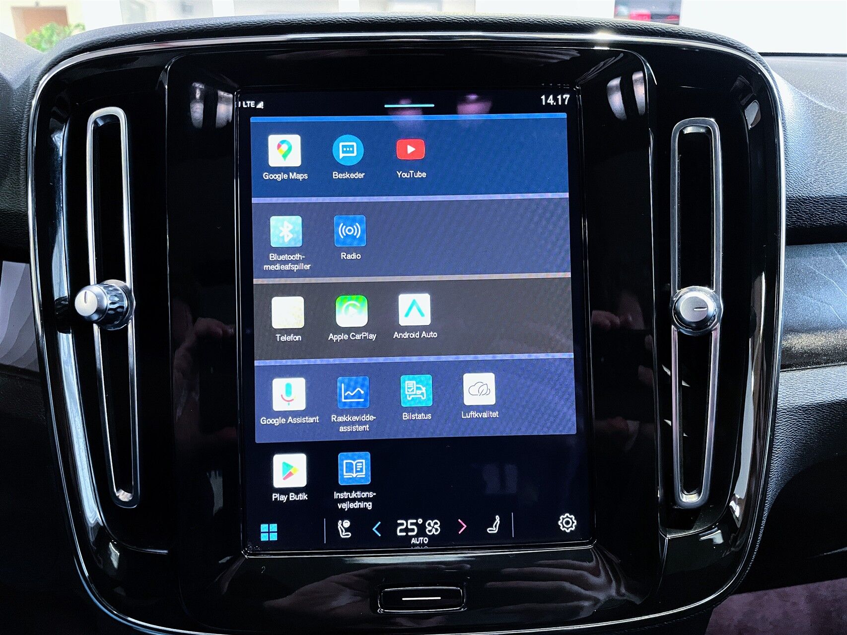 Billede af Volvo XC40 P8 Recharge Twin Ultimate AWD 408HK 5d Aut.