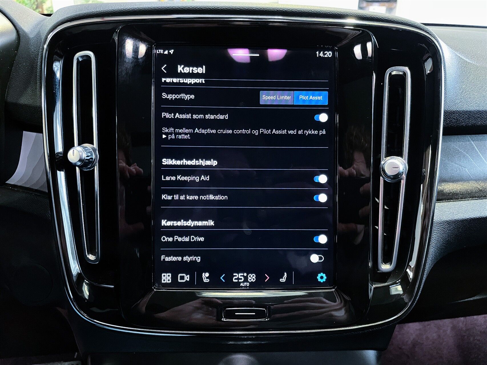 Billede af Volvo XC40 P8 Recharge Twin Ultimate AWD 408HK 5d Aut.